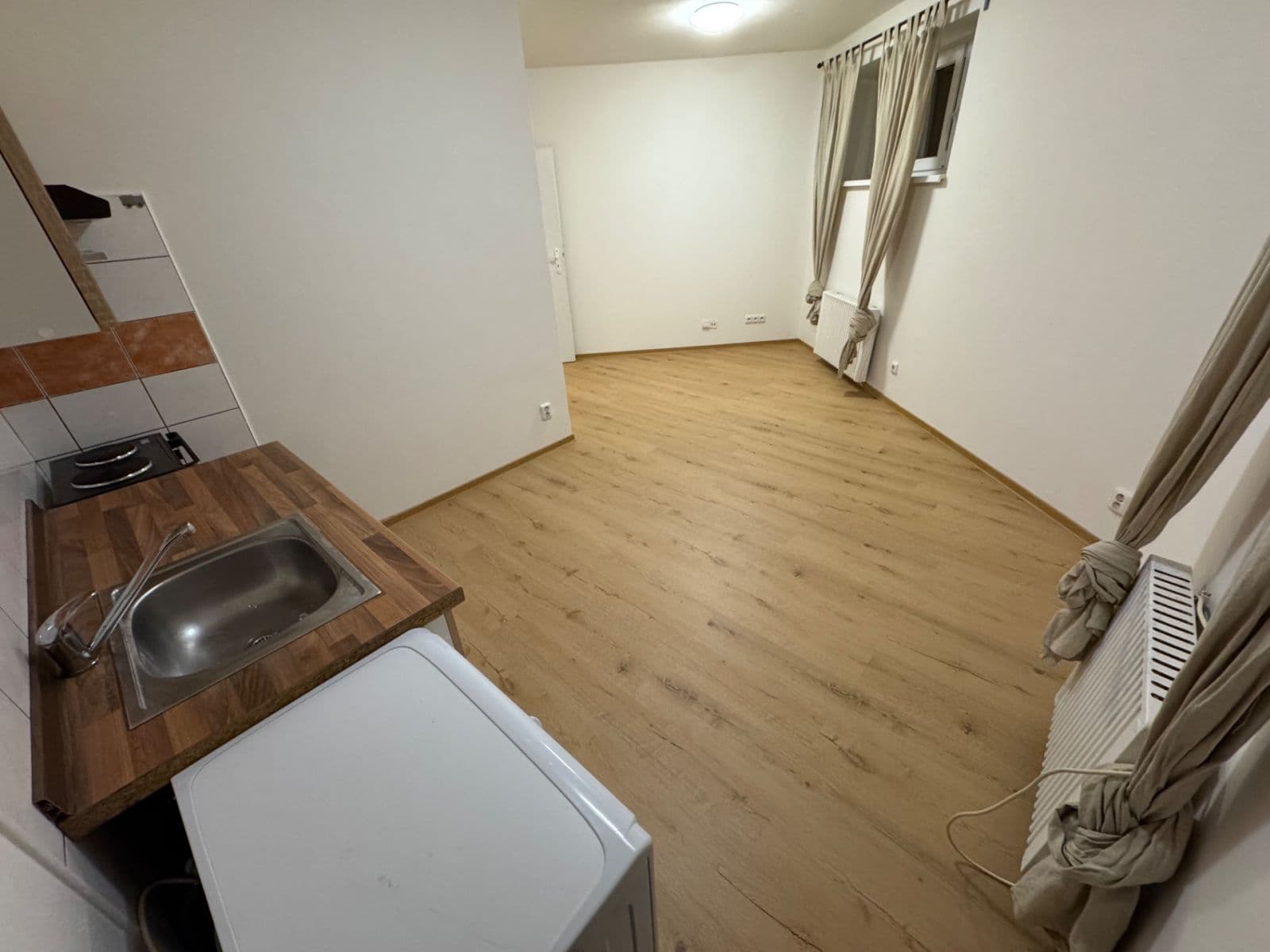 Pronájem bytu Garsoniéra 24 m², Tišnovská, Brno, Jihomoravský kraj Pronájem bytu Garsoniéra 24 m², Tišnovská, Brno, Jihomoravský kraj