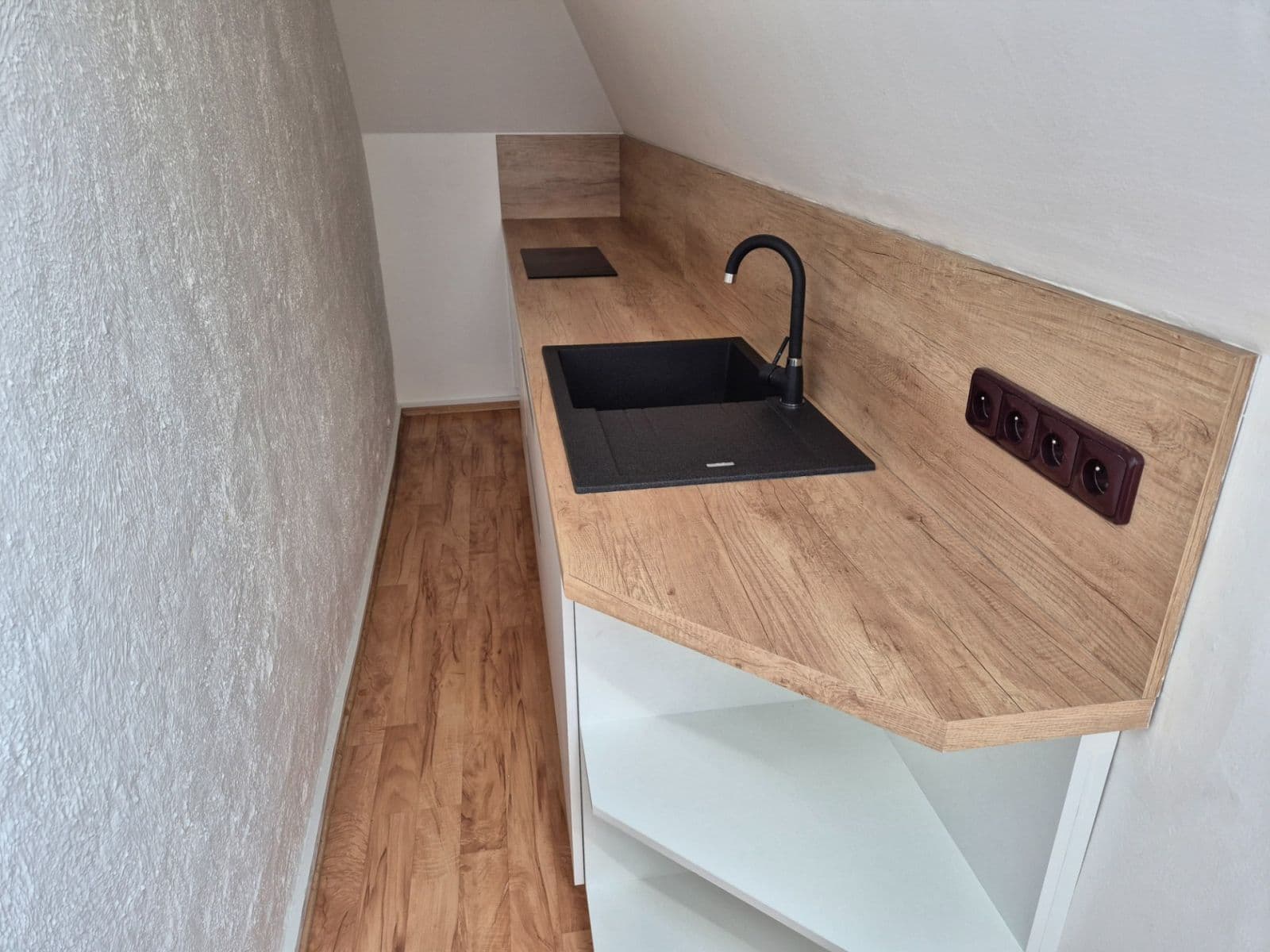 Pronájem bytu 2+kk 40 m², Podvojná, Ostrava, Moravskoslezský kraj Pronájem bytu 2+kk 40 m², Podvojná, Ostrava, Moravskoslezský kraj