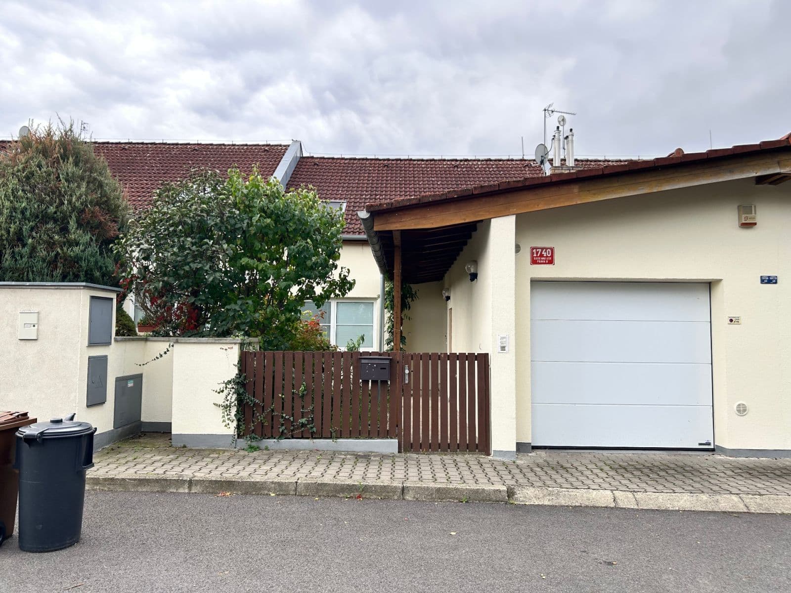 Pronájem domu 120 m², pozemek 250 m², Domanovická, Praha, Praha Pronájem domu 120 m², pozemek 250 m², Domanovická, Praha, Praha