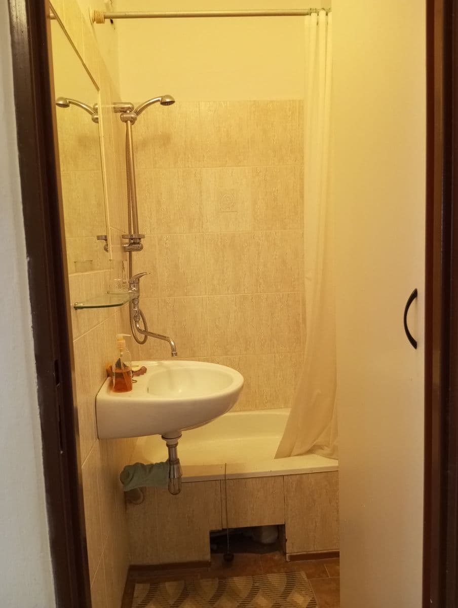 Pronájem bytu 1+kk 25 m², Jabloňová, Praha, Praha Pronájem bytu 1+kk 25 m², Jabloňová, Praha, Praha