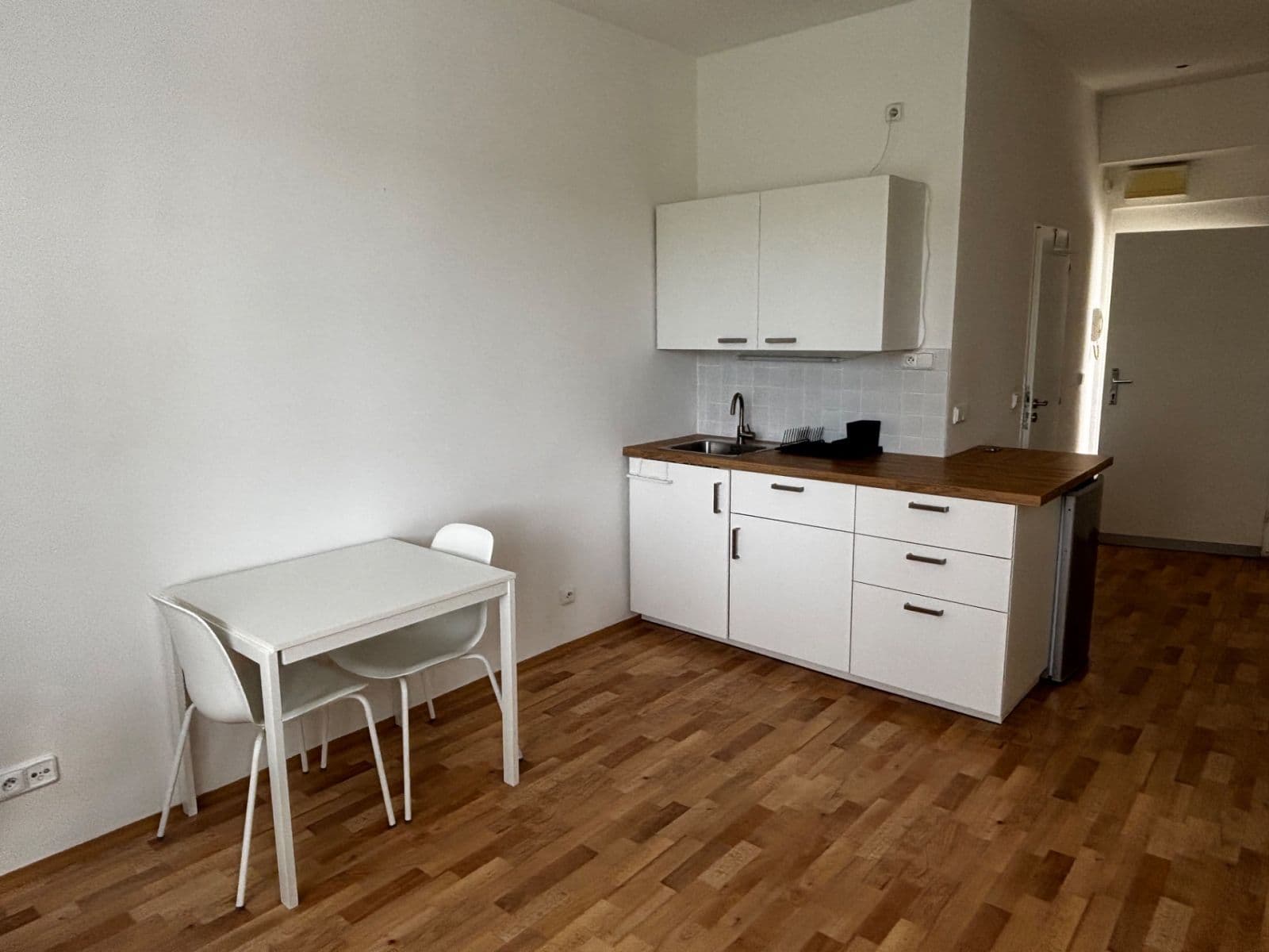 Pronájem bytu Garsoniéra 23 m², V Nových Vokovicích, Praha, Praha Pronájem bytu Garsoniéra 23 m², V Nových Vokovicích, Praha, Praha
