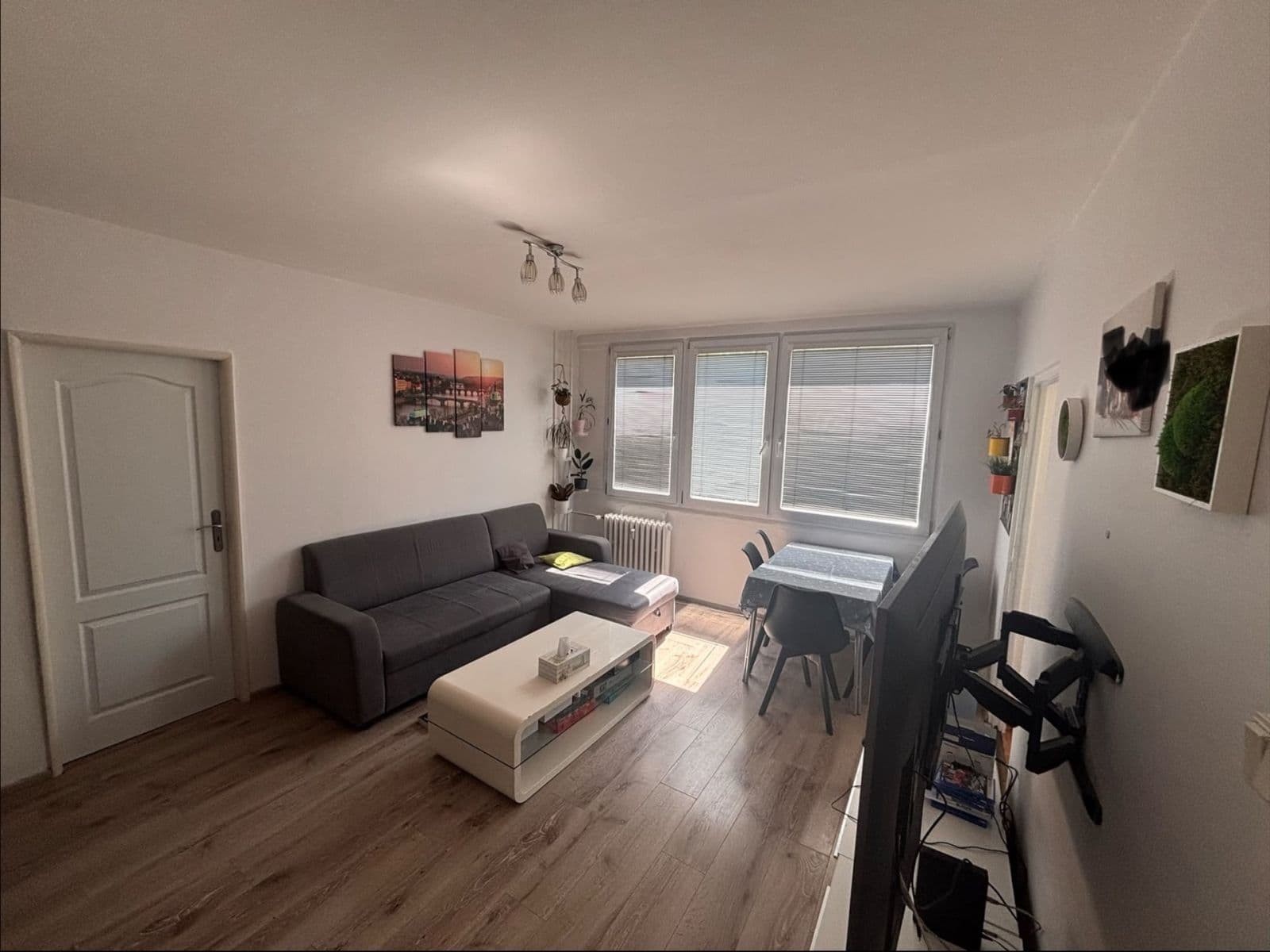 Pronájem bytu 3+1 60 m², Harrachovská, Praha, Praha Pronájem bytu 3+1 60 m², Harrachovská, Praha, Praha