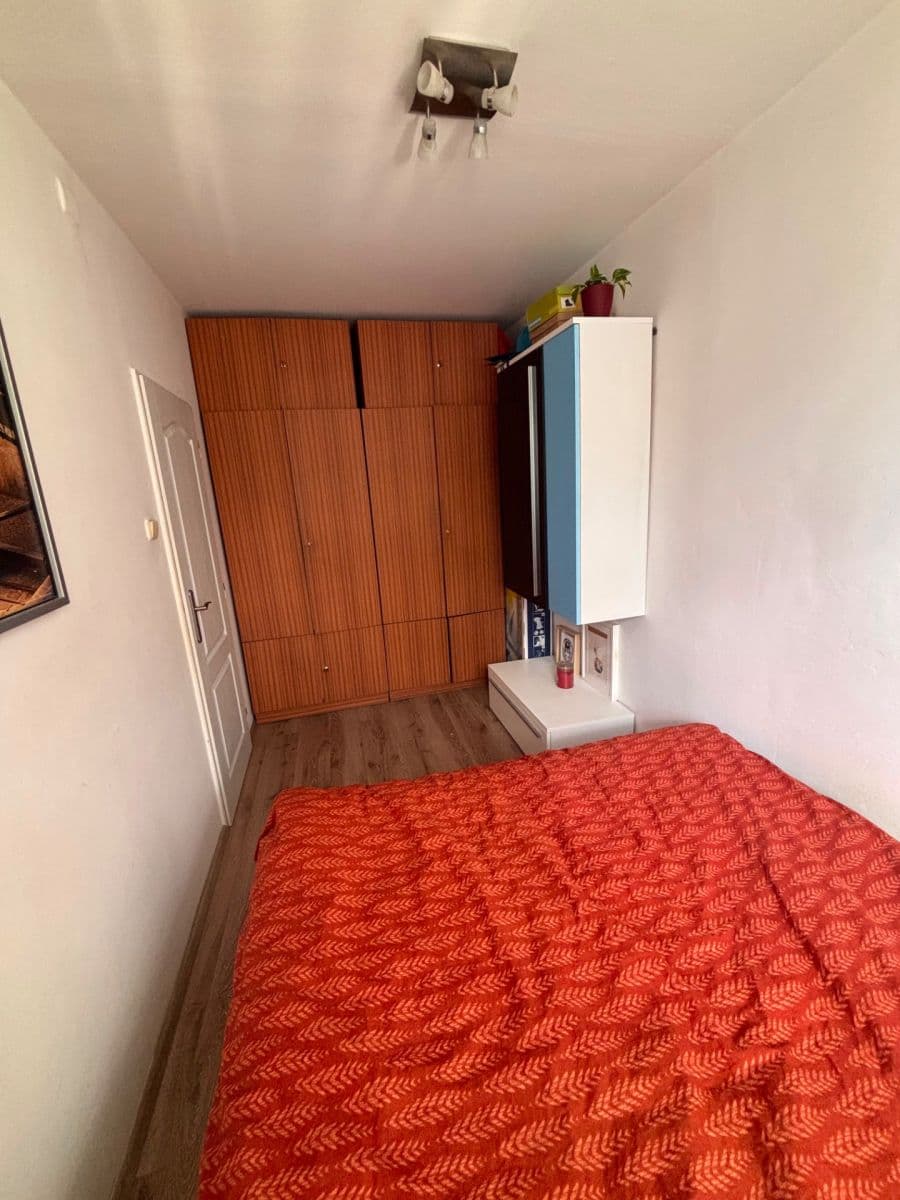 Pronájem bytu 3+1 60 m², Harrachovská, Praha, Praha Pronájem bytu 3+1 60 m², Harrachovská, Praha, Praha