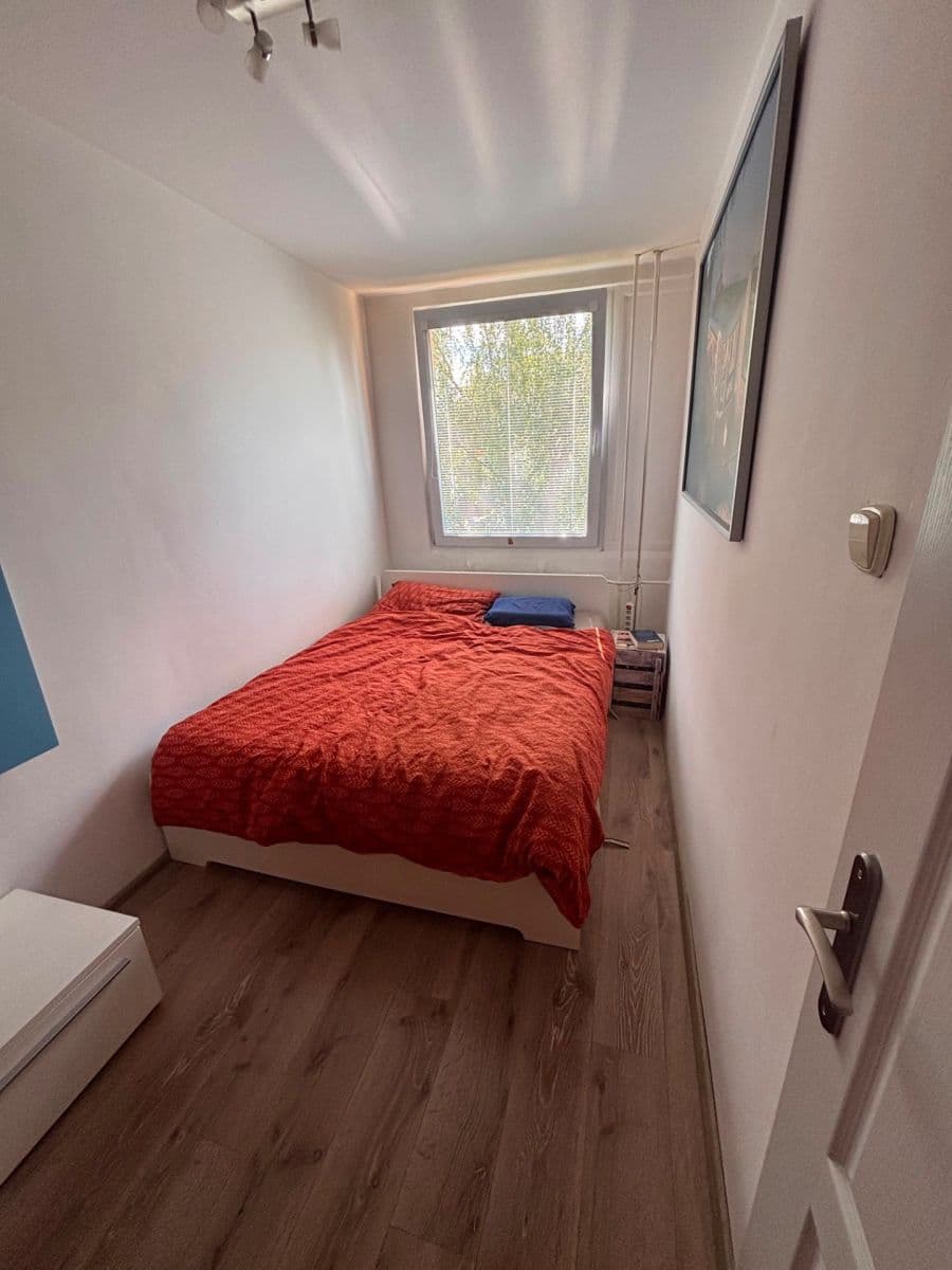 Pronájem bytu 3+1 60 m², Harrachovská, Praha, Praha Pronájem bytu 3+1 60 m², Harrachovská, Praha, Praha