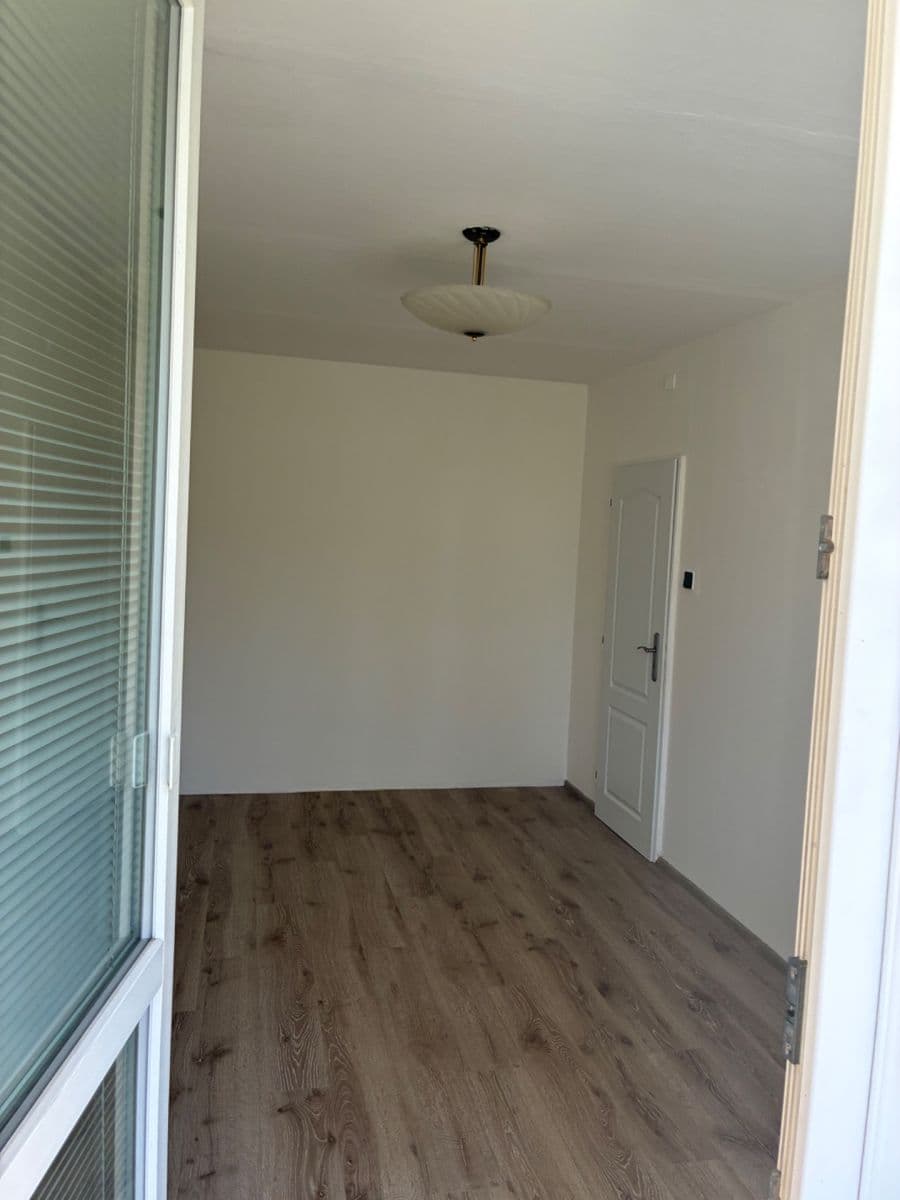 Pronájem bytu 3+1 60 m², Harrachovská, Praha, Praha Pronájem bytu 3+1 60 m², Harrachovská, Praha, Praha