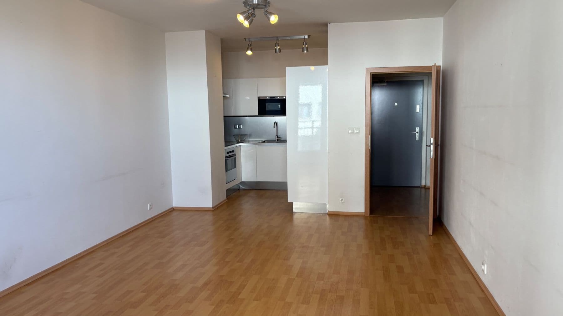 Pronájem bytu 2+kk 54 m², Na Slatince, Praha, Praha Pronájem bytu 2+kk 54 m², Na Slatince, Praha, Praha