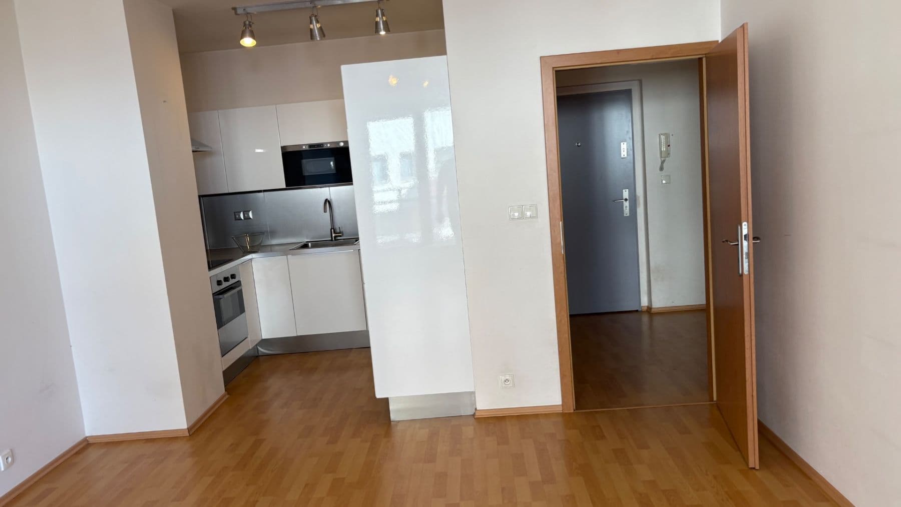 Pronájem bytu 2+kk 54 m², Na Slatince, Praha, Praha Pronájem bytu 2+kk 54 m², Na Slatince, Praha, Praha