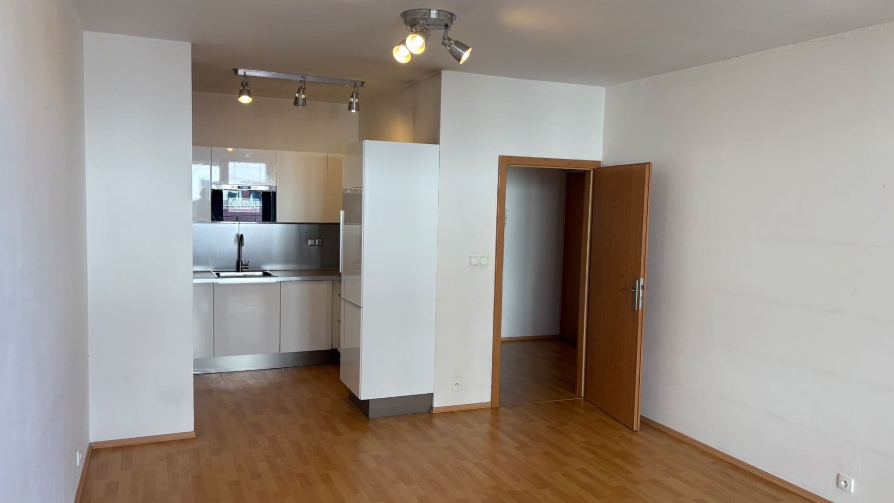 Pronájem bytu 2+kk 54 m², Na Slatince, Praha, Praha Pronájem bytu 2+kk 54 m², Na Slatince, Praha, Praha