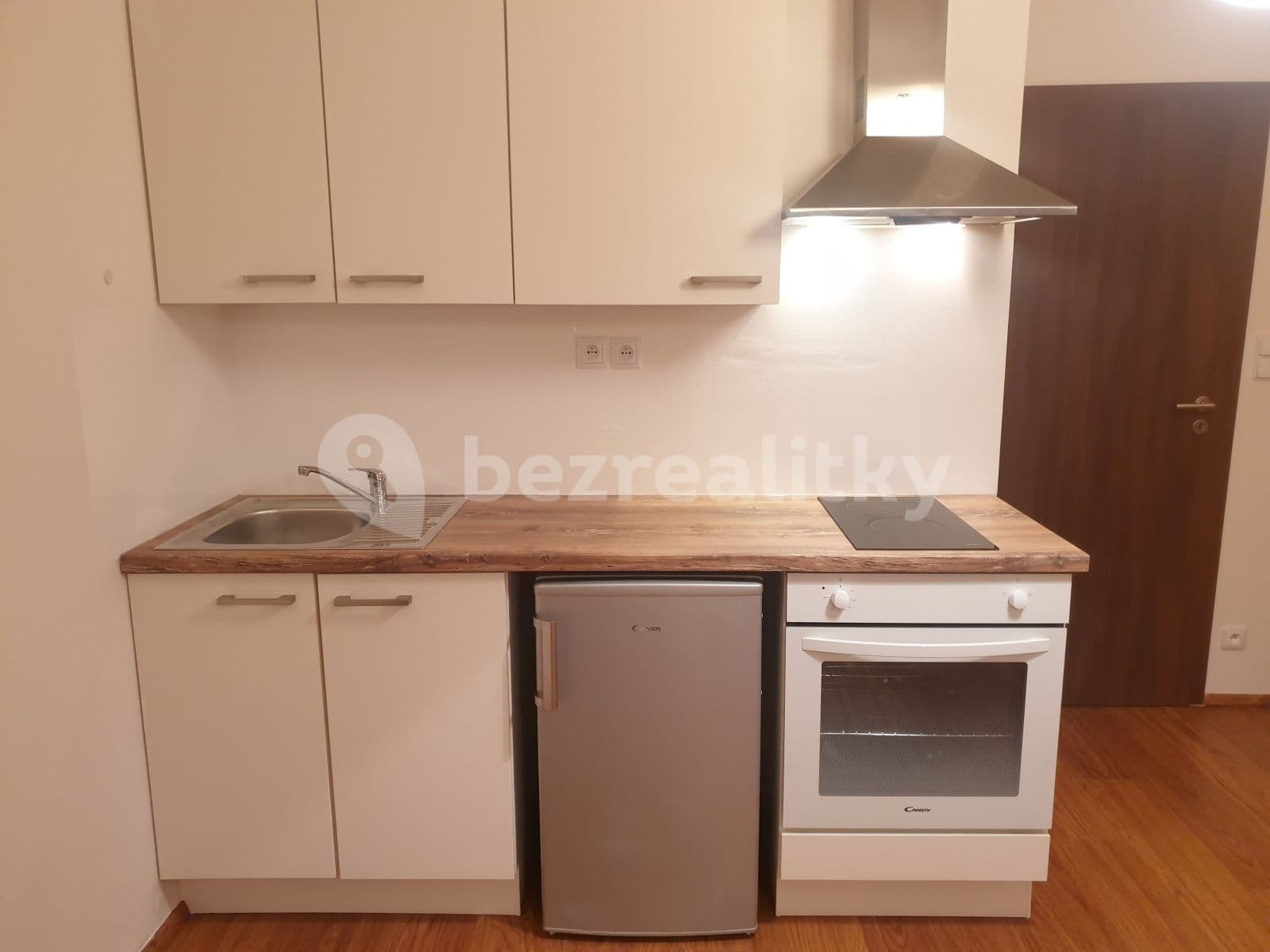 Pronájem bytu 1+kk 31 m², Svitákova, Praha, Praha Pronájem bytu 1+kk 31 m², Svitákova, Praha, Praha