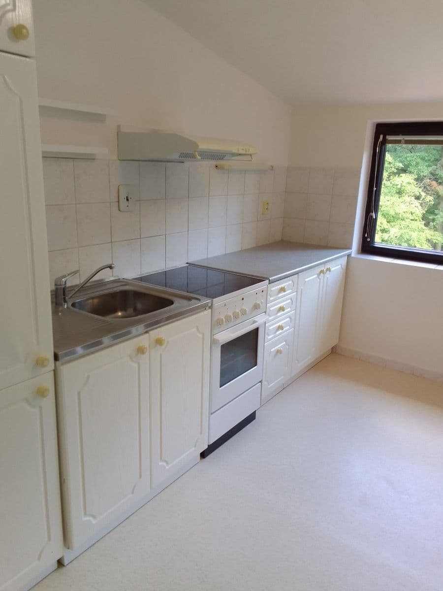 Pronájem bytu 2+1 56 m², Jedlová, Černošice, Středočeský kraj Pronájem bytu 2+1 56 m², Jedlová, Černošice, Středočeský kraj