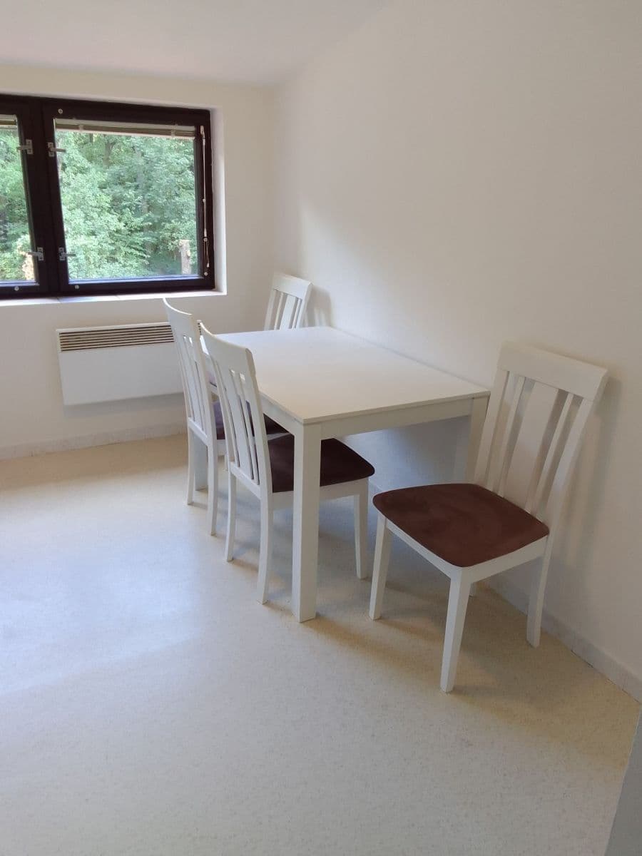 Pronájem bytu 2+1 56 m², Jedlová, Černošice, Středočeský kraj Pronájem bytu 2+1 56 m², Jedlová, Černošice, Středočeský kraj