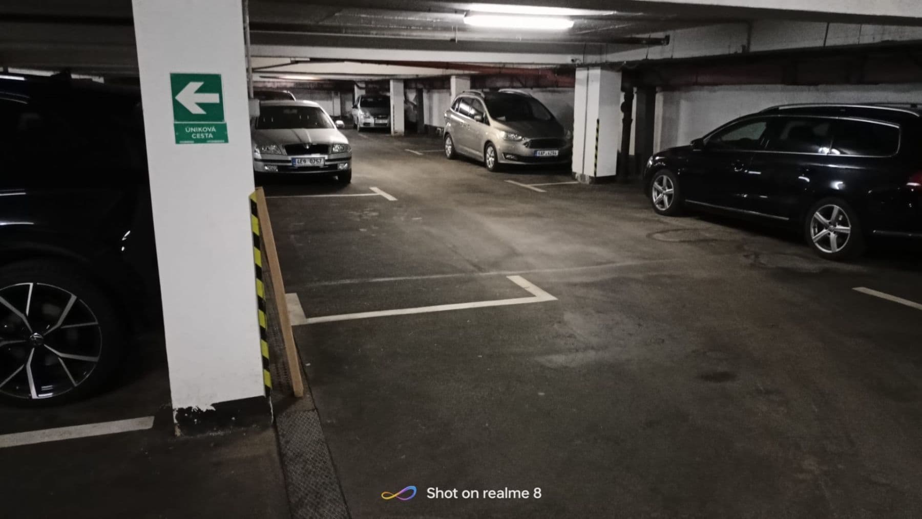 Pronájem garáže 12 m², Na Vrších, Praha, Praha Pronájem garáže 12 m², Na Vrších, Praha, Praha