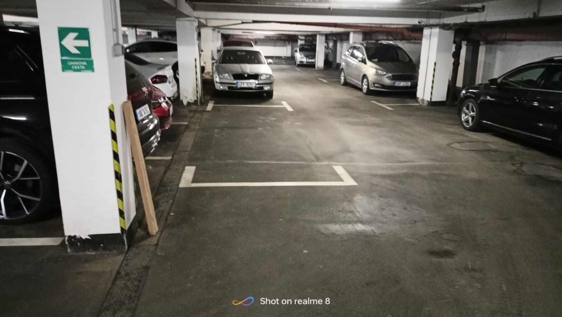 Pronájem garáže 12 m², Na Vrších, Praha, Praha Pronájem garáže 12 m², Na Vrších, Praha, Praha