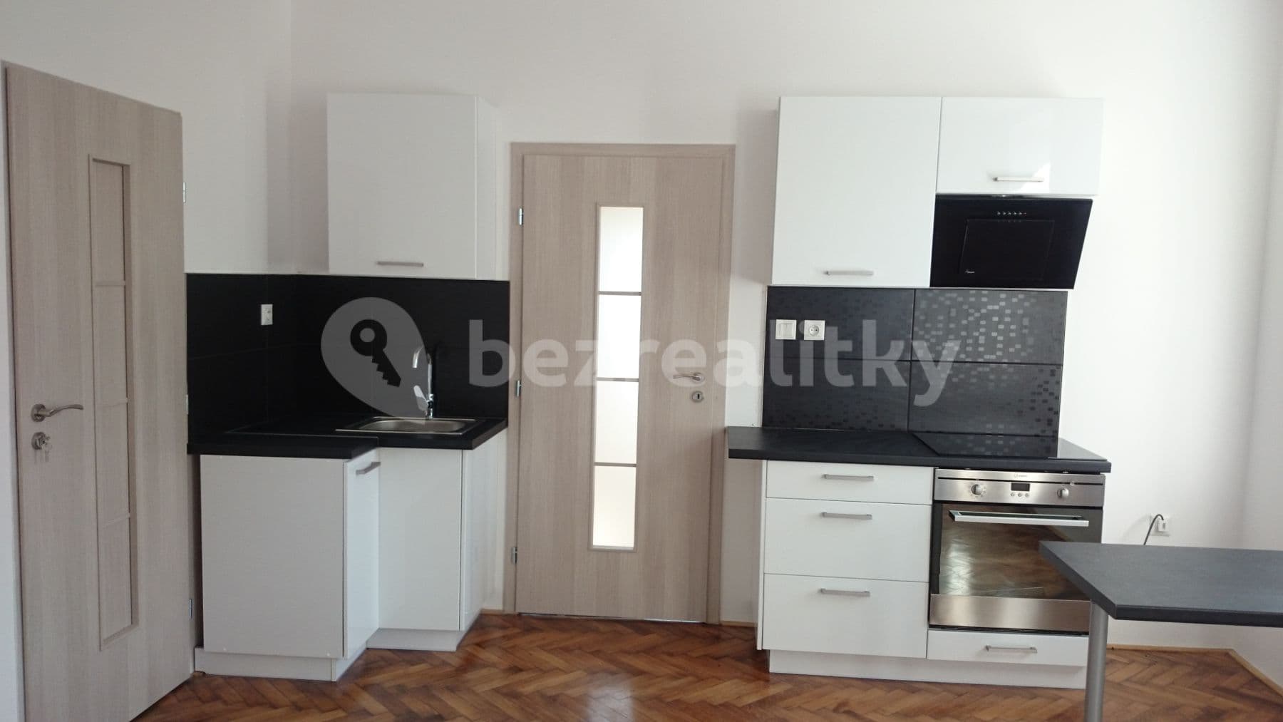 Pronájem bytu 1+kk 30 m², Korálková, Jablonec nad Nisou, Liberecký kraj Pronájem bytu 1+kk 30 m², Korálková, Jablonec nad Nisou, Liberecký kraj