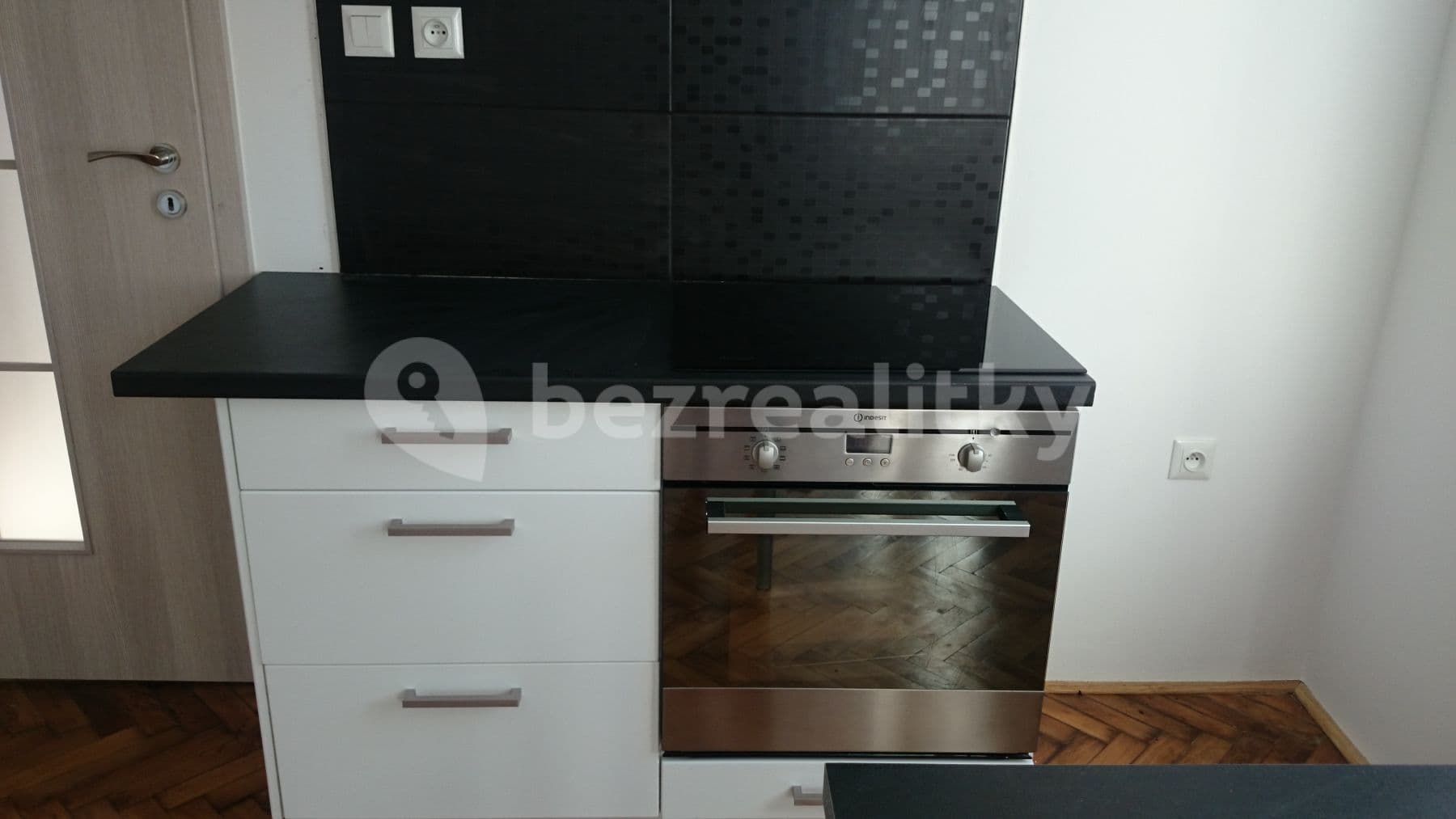 Pronájem bytu 1+kk 30 m², Korálková, Jablonec nad Nisou, Liberecký kraj Pronájem bytu 1+kk 30 m², Korálková, Jablonec nad Nisou, Liberecký kraj