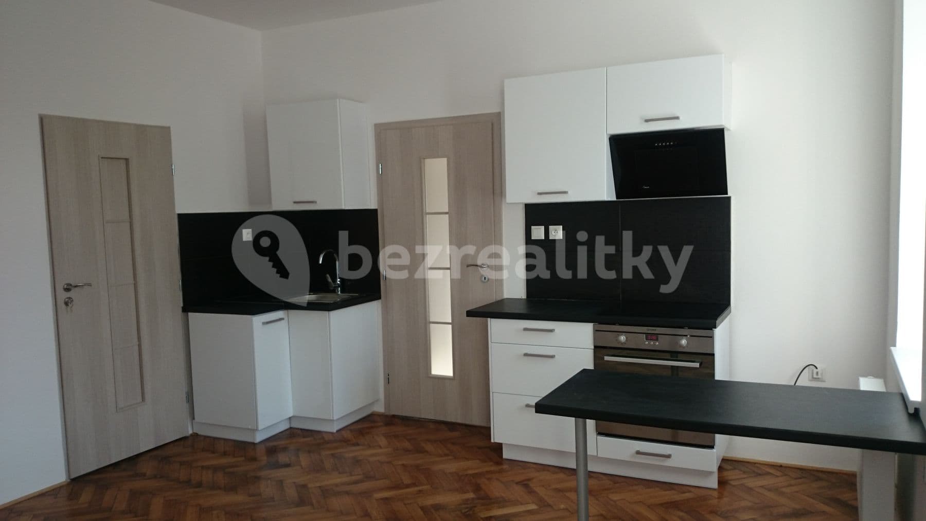 Pronájem bytu 1+kk 30 m², Korálková, Jablonec nad Nisou, Liberecký kraj Pronájem bytu 1+kk 30 m², Korálková, Jablonec nad Nisou, Liberecký kraj
