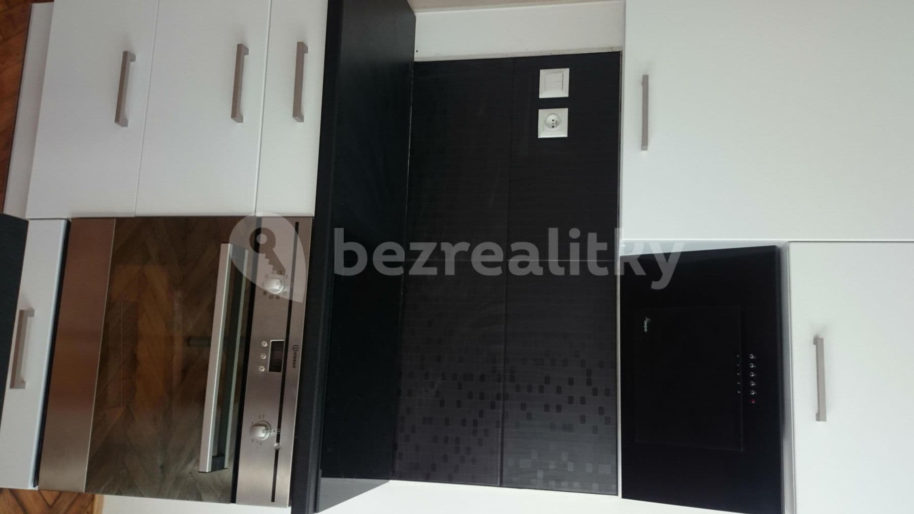 Pronájem bytu 1+kk 30 m², Korálková, Jablonec nad Nisou, Liberecký kraj Pronájem bytu 1+kk 30 m², Korálková, Jablonec nad Nisou, Liberecký kraj