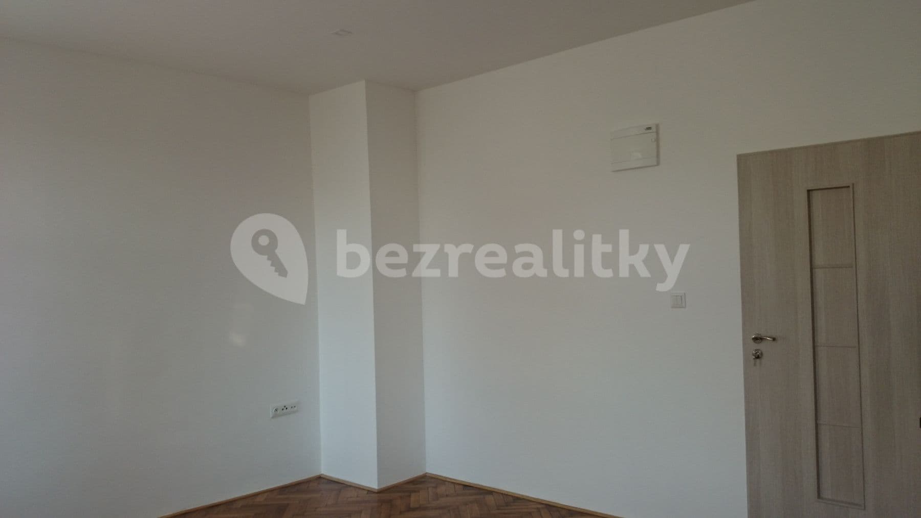 Pronájem bytu 1+kk 30 m², Korálková, Jablonec nad Nisou, Liberecký kraj Pronájem bytu 1+kk 30 m², Korálková, Jablonec nad Nisou, Liberecký kraj