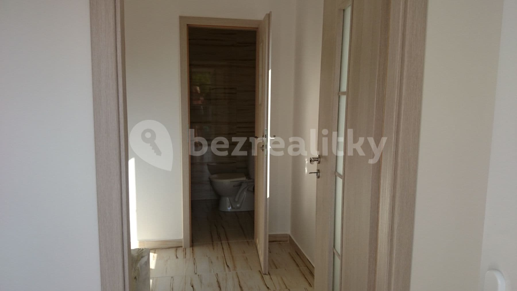 Pronájem bytu 1+kk 30 m², Korálková, Jablonec nad Nisou, Liberecký kraj Pronájem bytu 1+kk 30 m², Korálková, Jablonec nad Nisou, Liberecký kraj