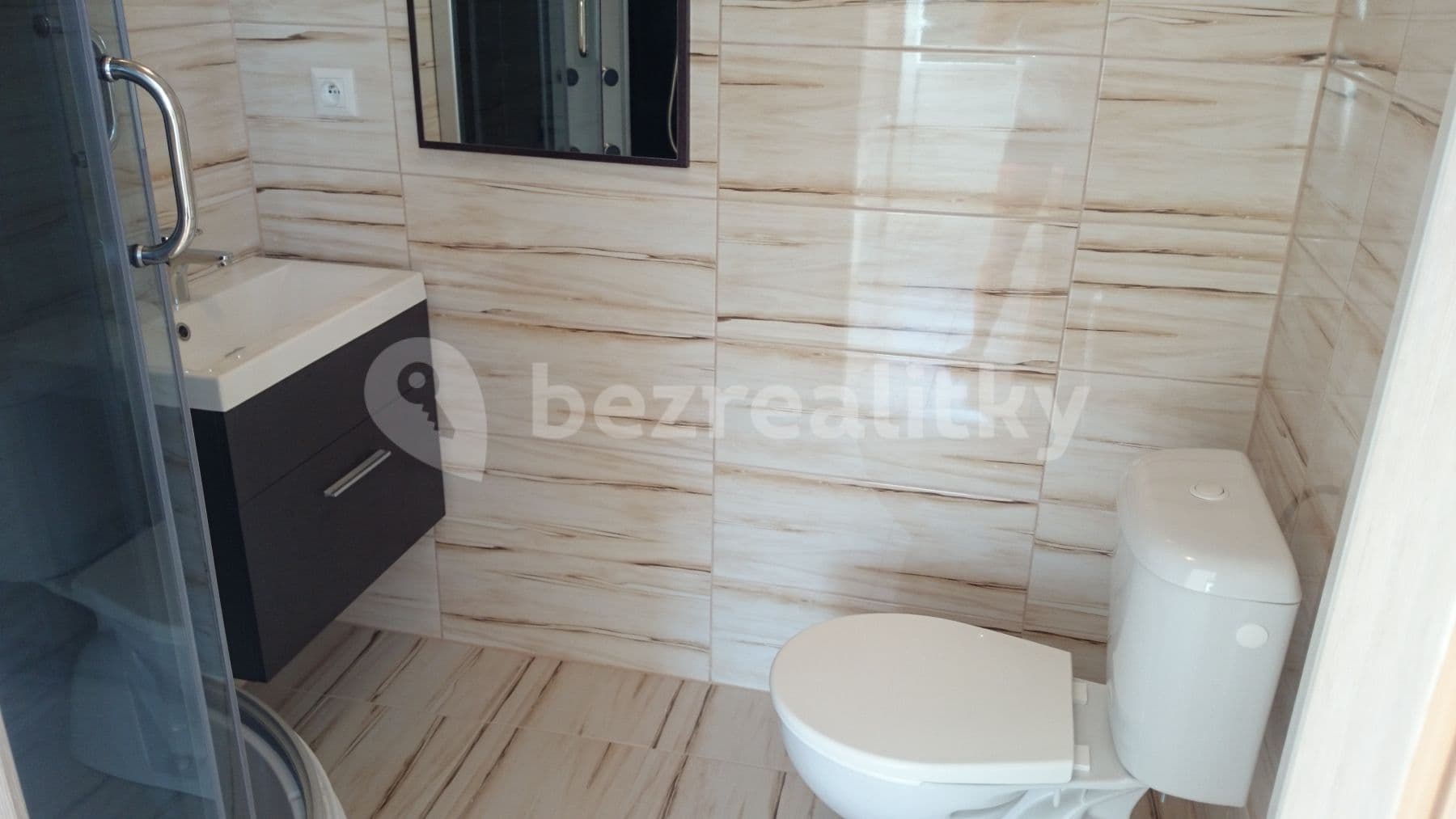 Pronájem bytu 1+kk 30 m², Korálková, Jablonec nad Nisou, Liberecký kraj Pronájem bytu 1+kk 30 m², Korálková, Jablonec nad Nisou, Liberecký kraj