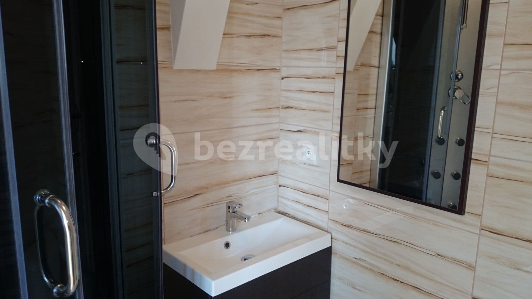 Pronájem bytu 1+kk 30 m², Korálková, Jablonec nad Nisou, Liberecký kraj Pronájem bytu 1+kk 30 m², Korálková, Jablonec nad Nisou, Liberecký kraj