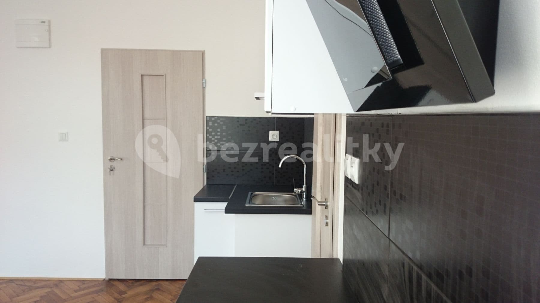 Pronájem bytu 1+kk 30 m², Korálková, Jablonec nad Nisou, Liberecký kraj Pronájem bytu 1+kk 30 m², Korálková, Jablonec nad Nisou, Liberecký kraj
