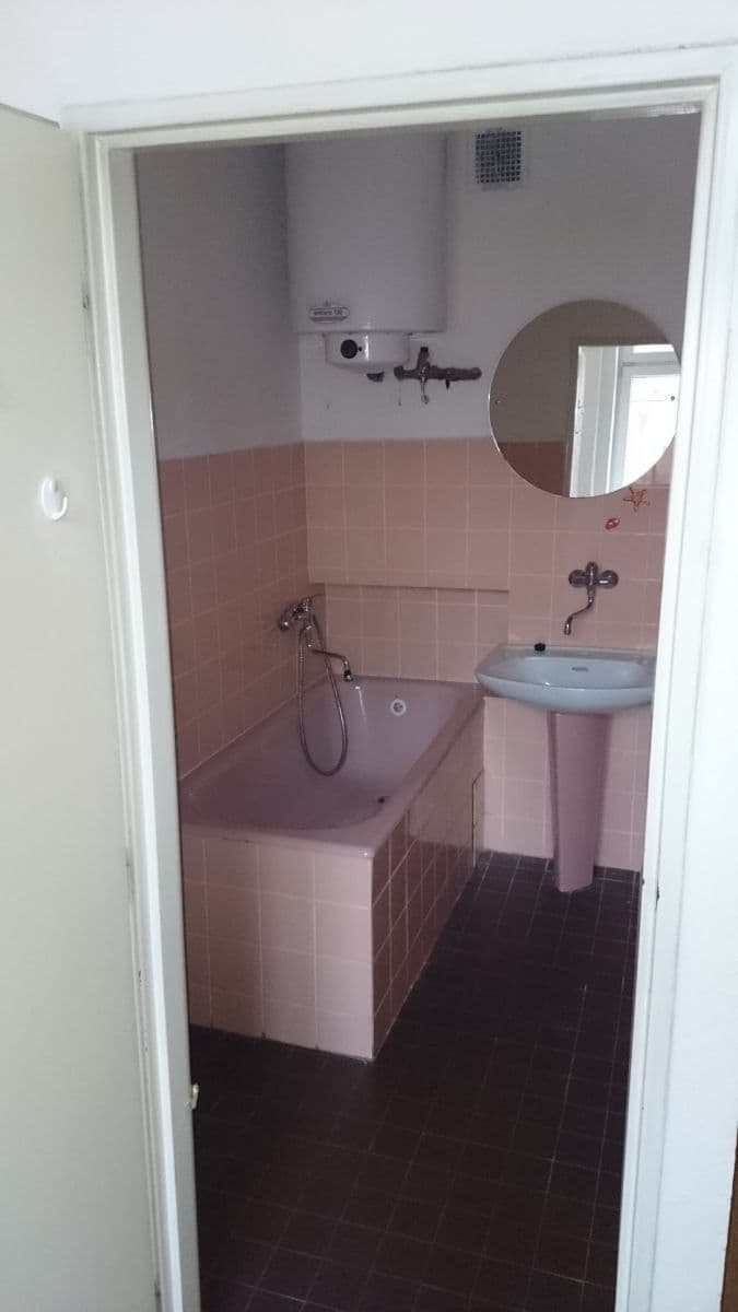Pronájem bytu 1+1 35 m², Vrchlického, Praha, Praha Pronájem bytu 1+1 35 m², Vrchlického, Praha, Praha