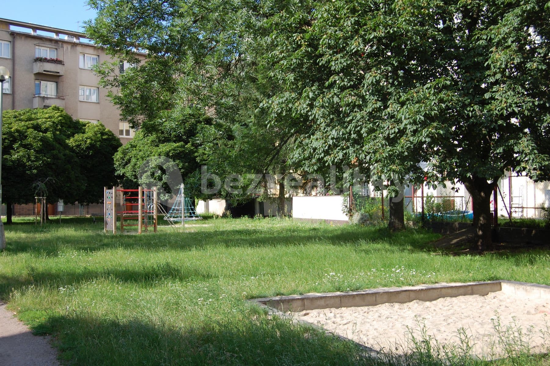 Pronájem bytu 2+1 73 m², Smetanovo nábřeží, Hradec Králové, Královéhradecký kraj Pronájem bytu 2+1 73 m², Smetanovo nábřeží, Hradec Králové, Královéhradecký kraj