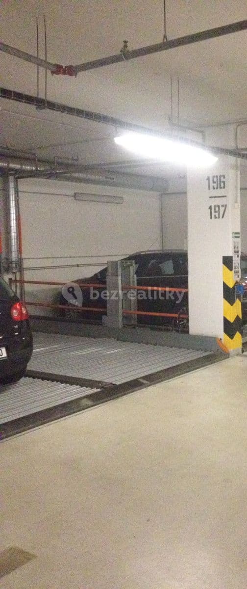 Pronájem garáže 12 m², Poupětova, Praha, Praha Pronájem garáže 12 m², Poupětova, Praha, Praha