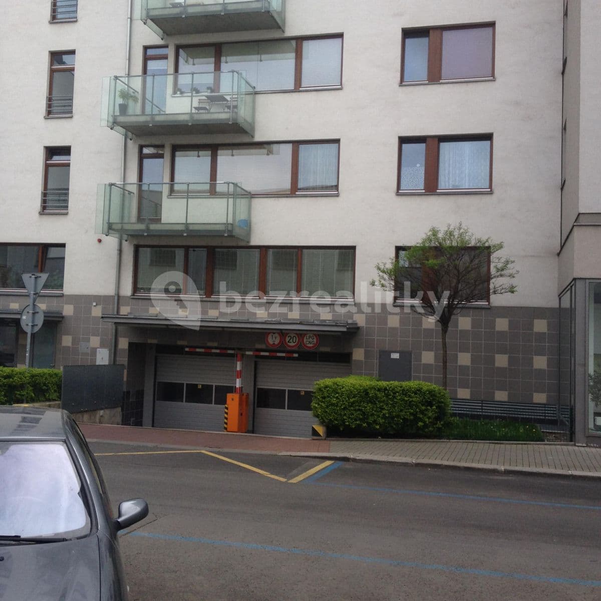 Pronájem garáže 12 m², Poupětova, Praha, Praha Pronájem garáže 12 m², Poupětova, Praha, Praha