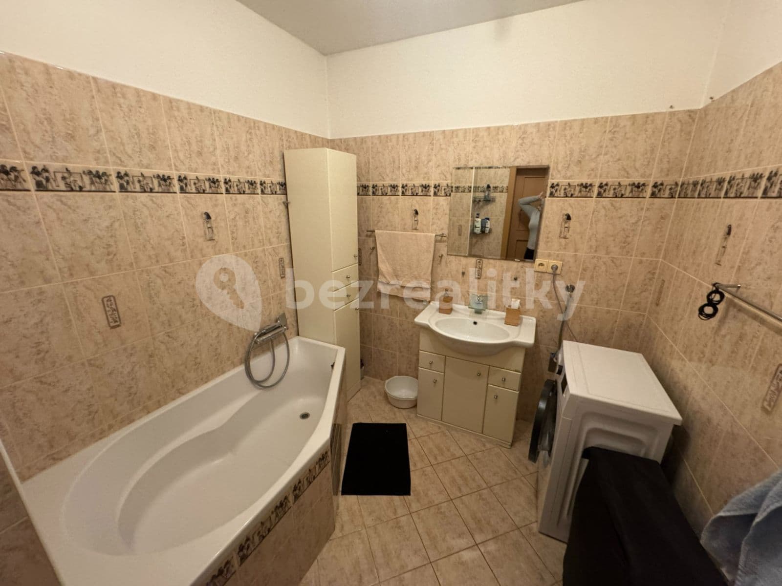 Pronájem bytu 2+kk 45 m², Dlouhá, Kuřim, Jihomoravský kraj Pronájem bytu 2+kk 45 m², Dlouhá, Kuřim, Jihomoravský kraj