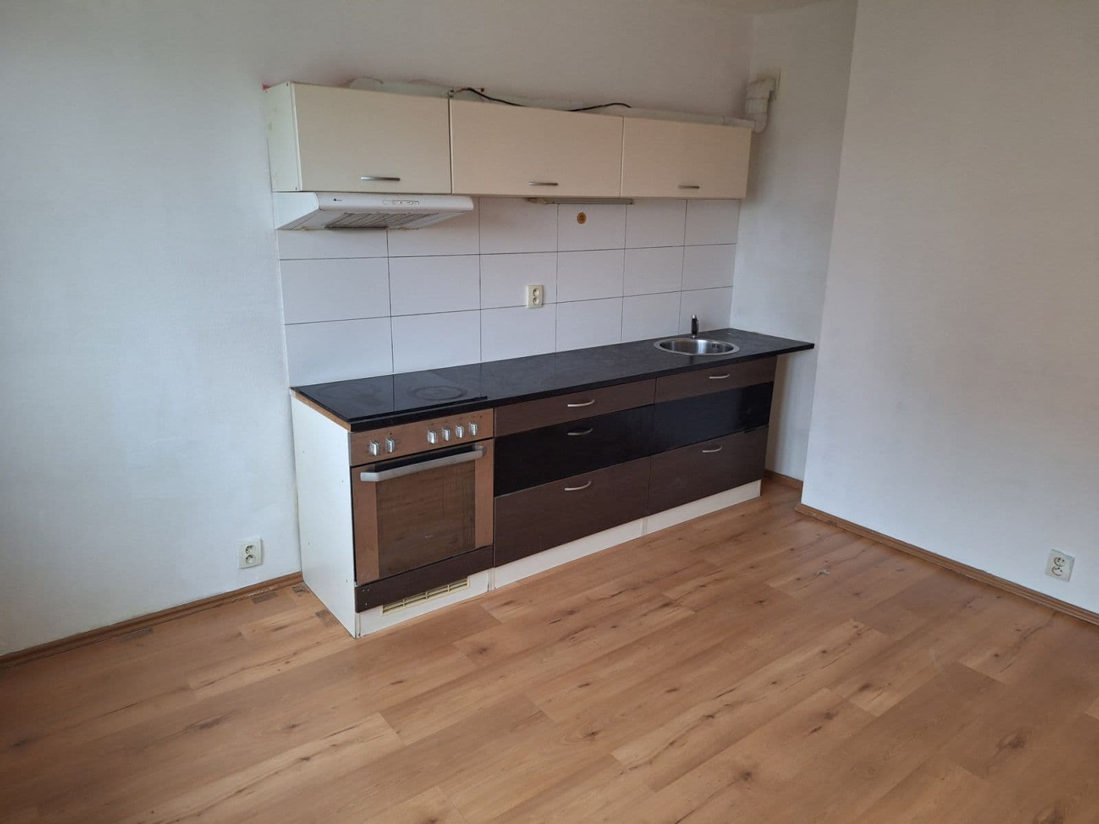 Pronájem bytu Garsoniéra 21 m², náměstí Generála Píky, Plzeň, Plzeňský kraj Pronájem bytu Garsoniéra 21 m², náměstí Generála Píky, Plzeň, Plzeňský kraj