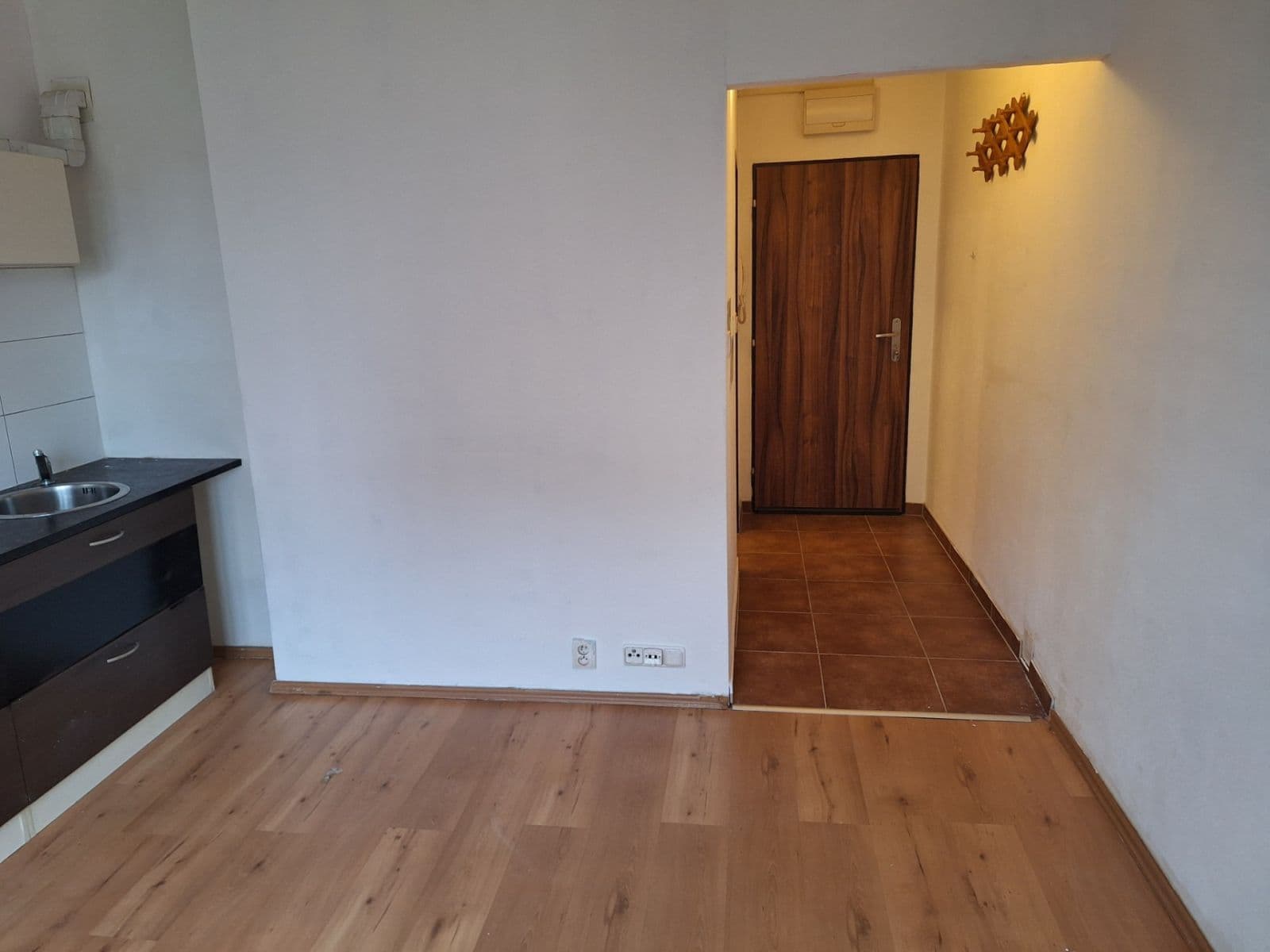 Pronájem bytu Garsoniéra 21 m², náměstí Generála Píky, Plzeň, Plzeňský kraj Pronájem bytu Garsoniéra 21 m², náměstí Generála Píky, Plzeň, Plzeňský kraj