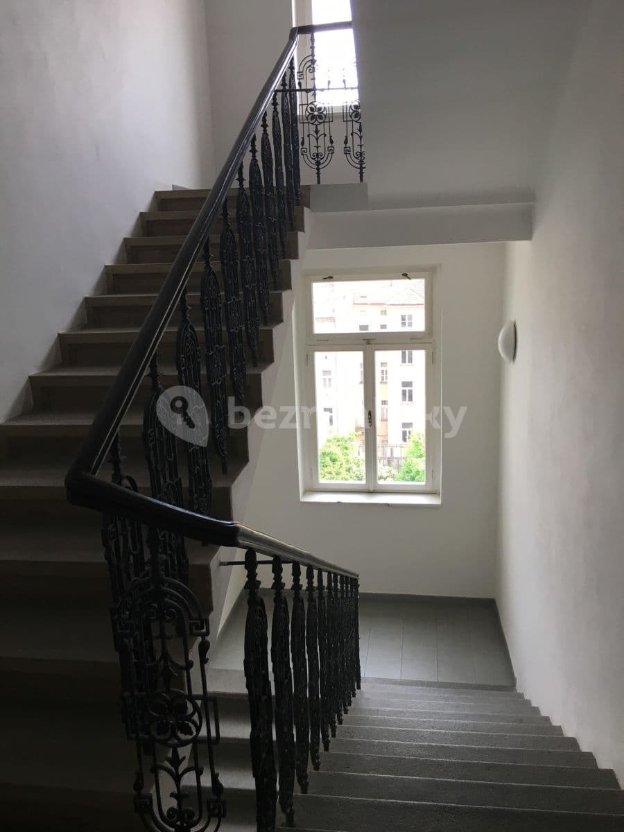 Pronájem bytu 1+kk 35 m², Bělehradská, Praha, Praha Pronájem bytu 1+kk 35 m², Bělehradská, Praha, Praha