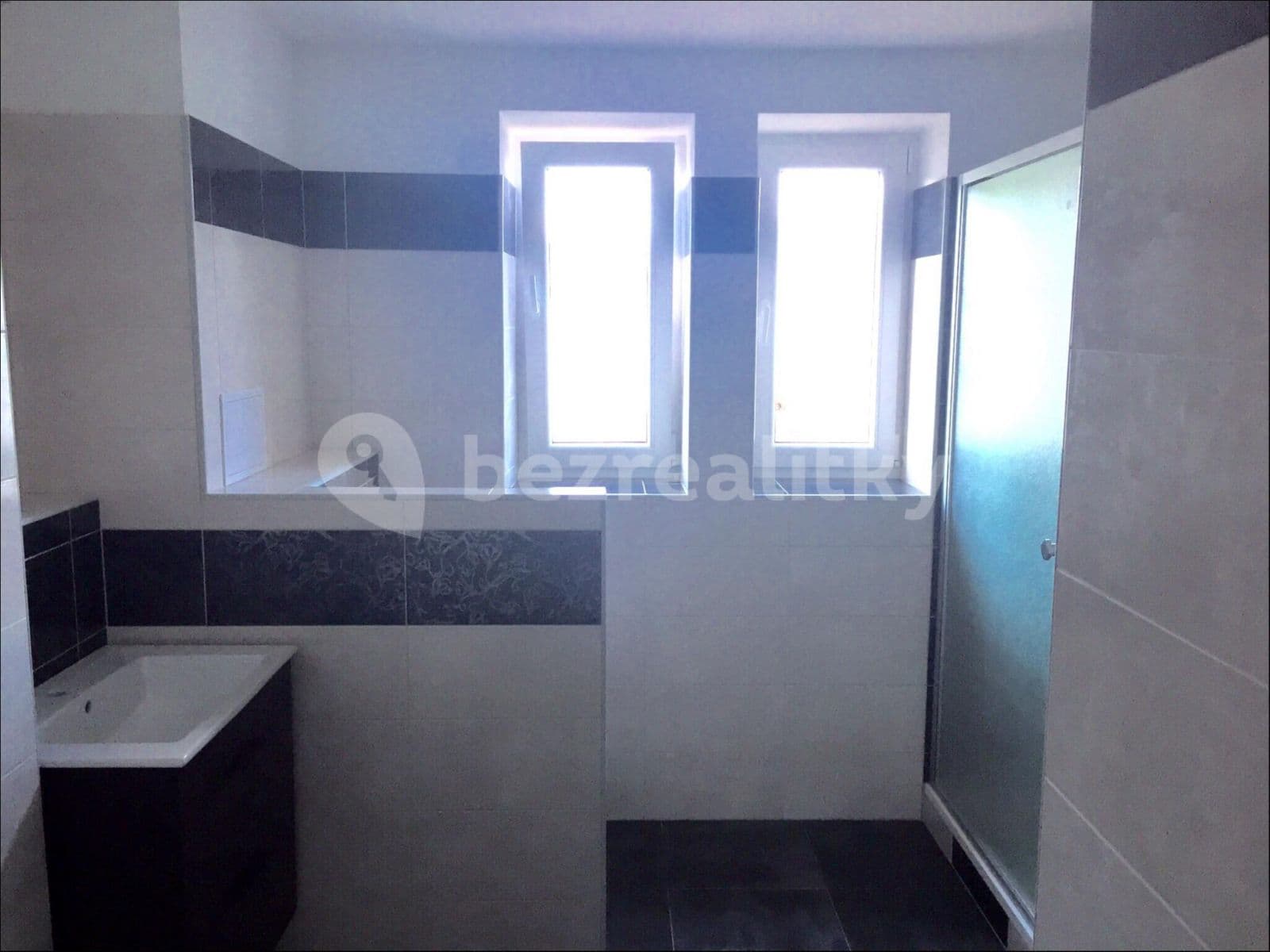 Pronájem bytu 2+1 55 m², Dašická, Pardubice, Pardubický kraj Pronájem bytu 2+1 55 m², Dašická, Pardubice, Pardubický kraj