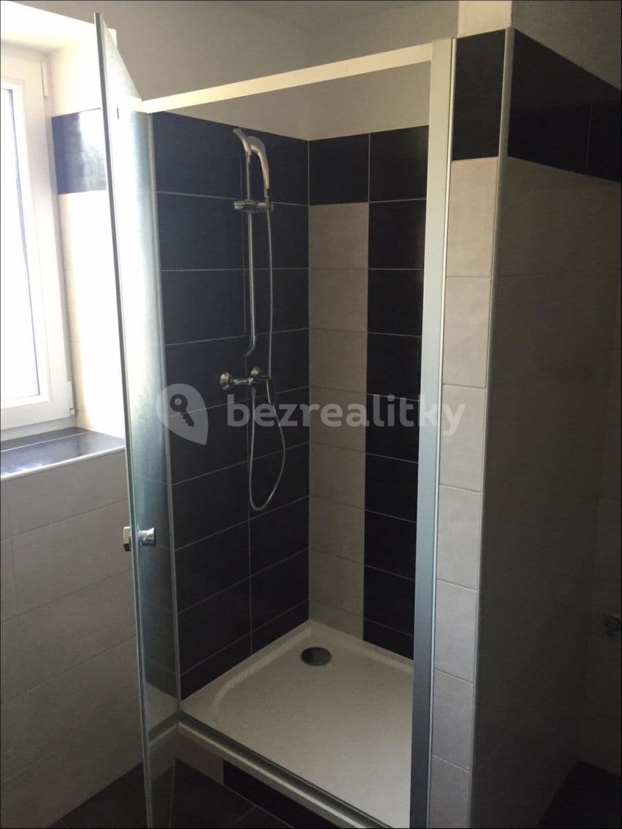 Pronájem bytu 2+1 55 m², Dašická, Pardubice, Pardubický kraj Pronájem bytu 2+1 55 m², Dašická, Pardubice, Pardubický kraj