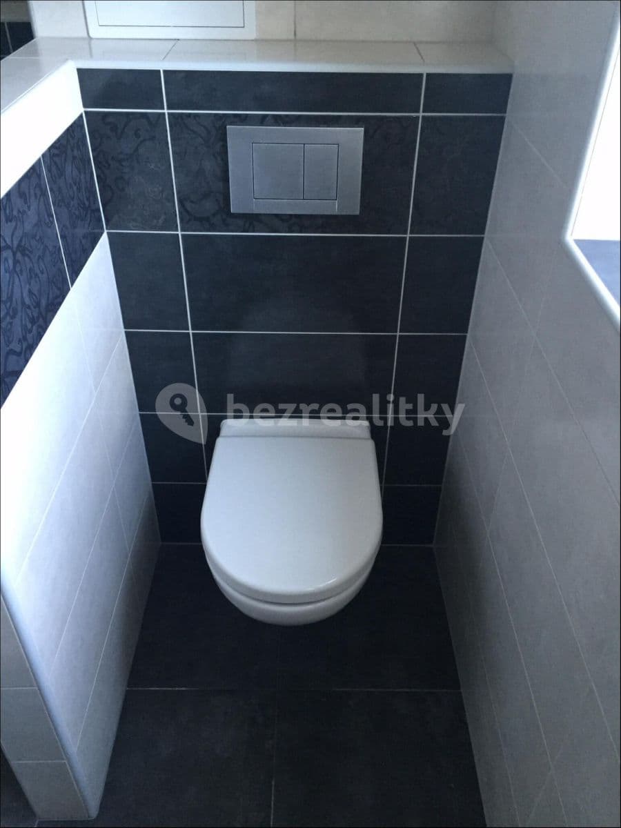 Pronájem bytu 2+1 55 m², Dašická, Pardubice, Pardubický kraj Pronájem bytu 2+1 55 m², Dašická, Pardubice, Pardubický kraj