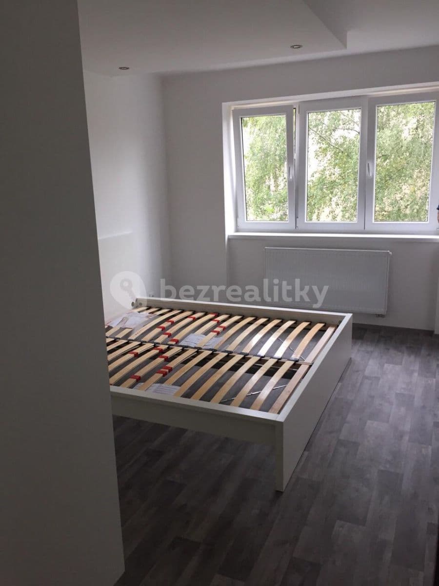 Pronájem bytu 2+1 55 m², Dašická, Pardubice, Pardubický kraj Pronájem bytu 2+1 55 m², Dašická, Pardubice, Pardubický kraj