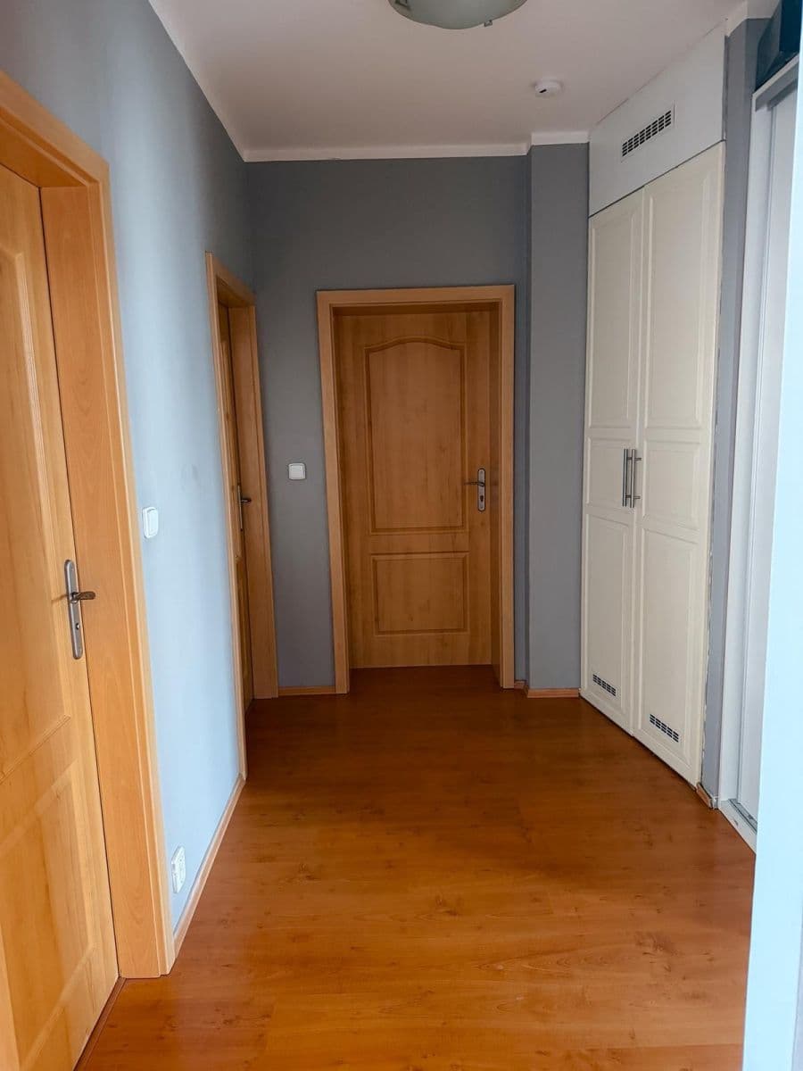 Pronájem bytu 2+kk 50 m², Komenského, Kladno, Středočeský kraj Pronájem bytu 2+kk 50 m², Komenského, Kladno, Středočeský kraj