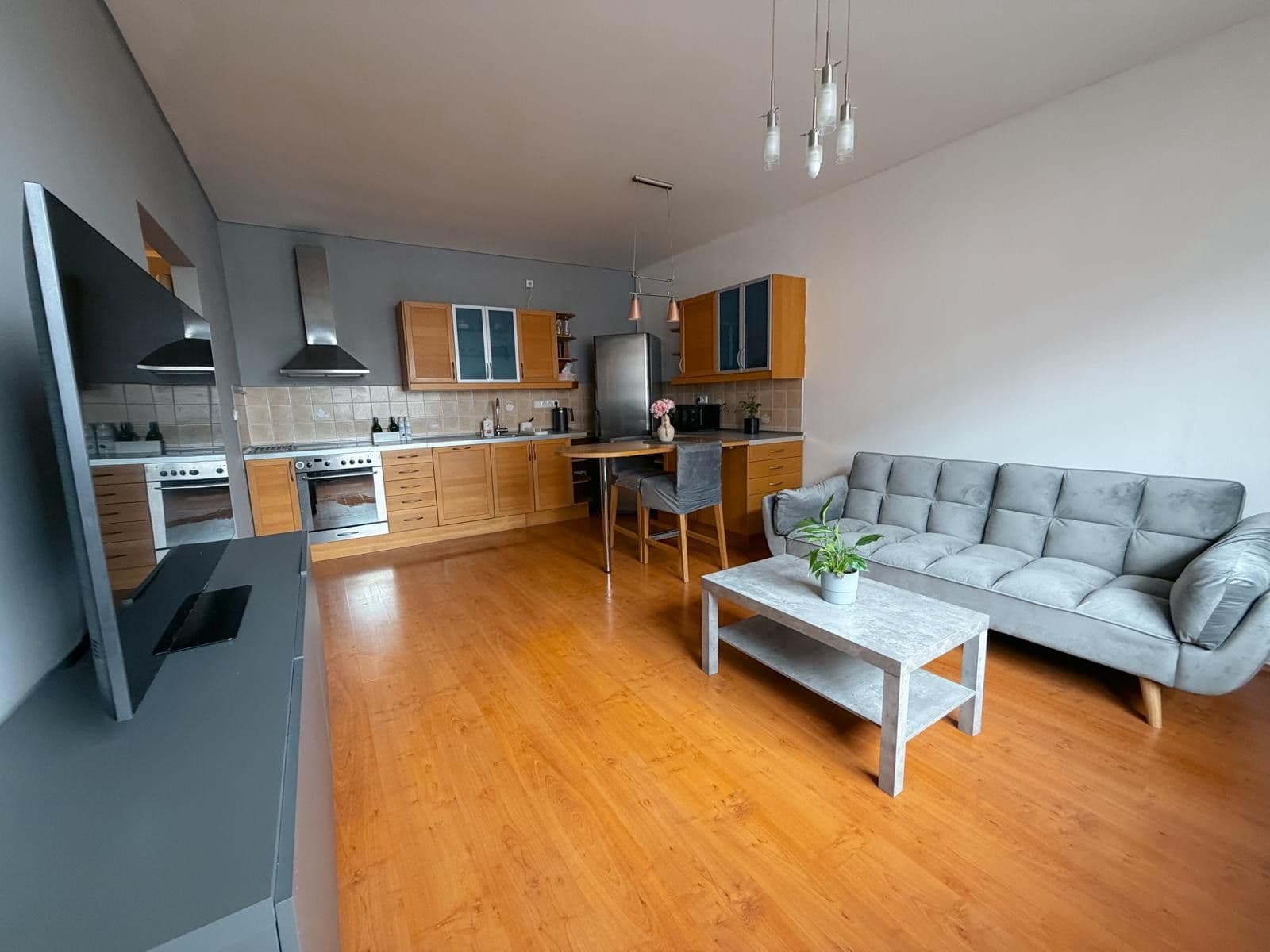 Pronájem bytu 2+kk 50 m², Komenského, Kladno, Středočeský kraj Pronájem bytu 2+kk 50 m², Komenského, Kladno, Středočeský kraj