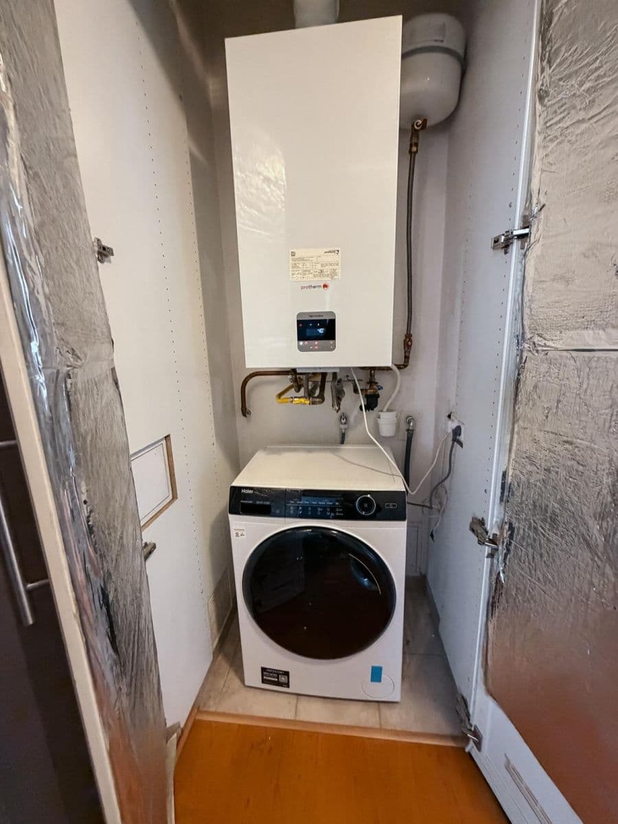 Pronájem bytu 2+kk 50 m², Komenského, Kladno, Středočeský kraj Pronájem bytu 2+kk 50 m², Komenského, Kladno, Středočeský kraj