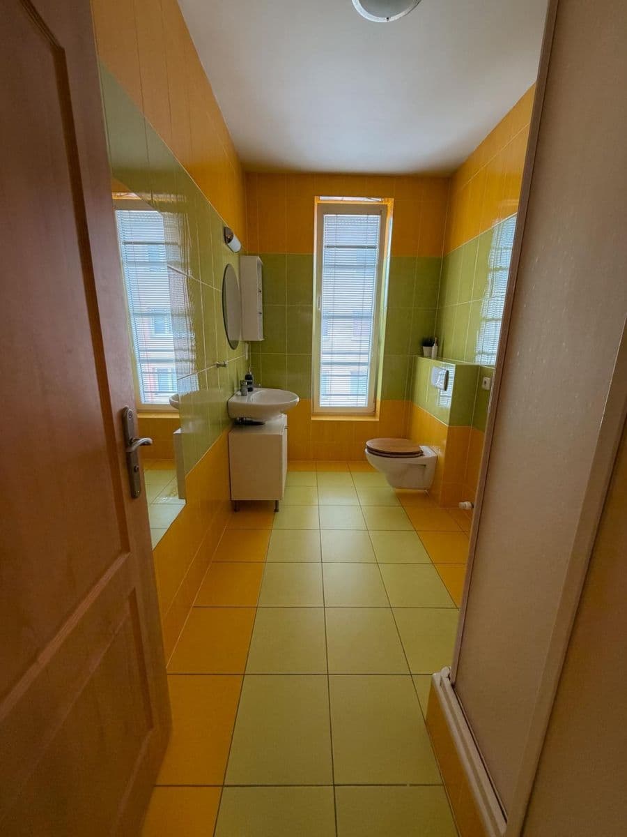 Pronájem bytu 2+kk 50 m², Komenského, Kladno, Středočeský kraj Pronájem bytu 2+kk 50 m², Komenského, Kladno, Středočeský kraj