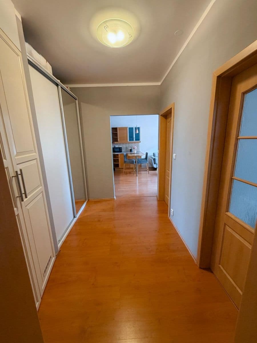 Pronájem bytu 2+kk 50 m², Komenského, Kladno, Středočeský kraj Pronájem bytu 2+kk 50 m², Komenského, Kladno, Středočeský kraj