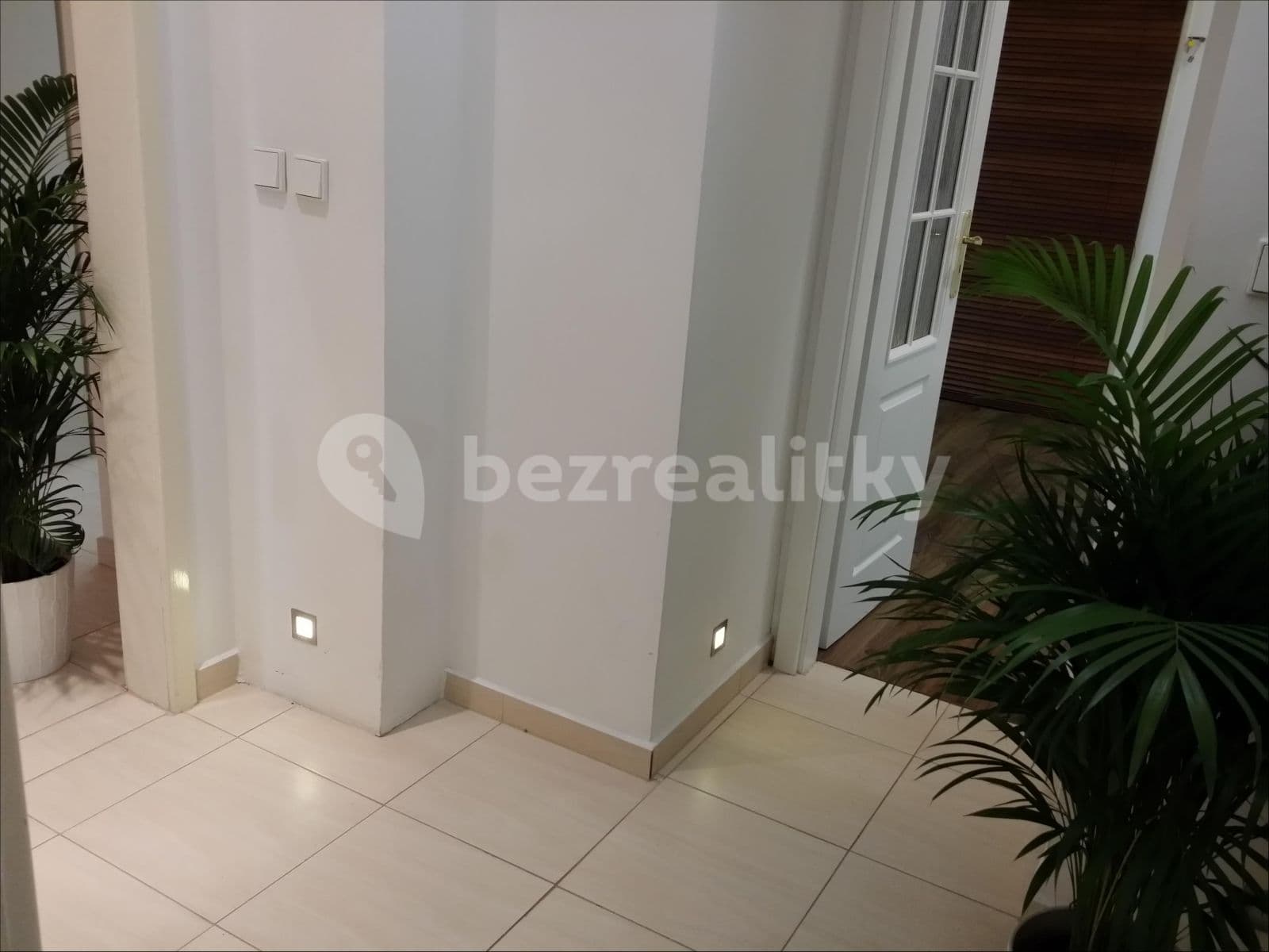 Pronájem nebytového prostoru 180 m², Žitomírská, Praha, Praha Pronájem nebytového prostoru 180 m², Žitomírská, Praha, Praha