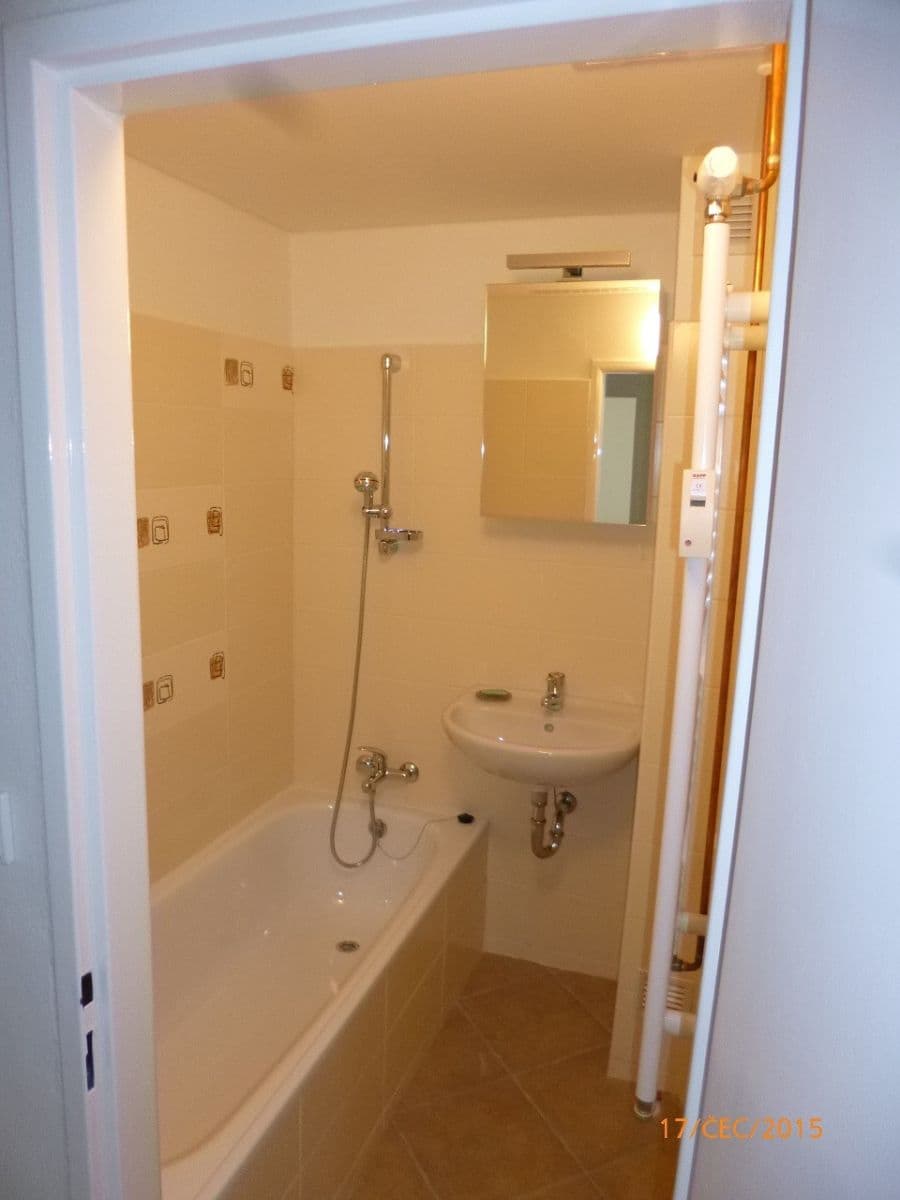 Pronájem bytu 1+1 40 m², Kladenská, Praha, Praha Pronájem bytu 1+1 40 m², Kladenská, Praha, Praha