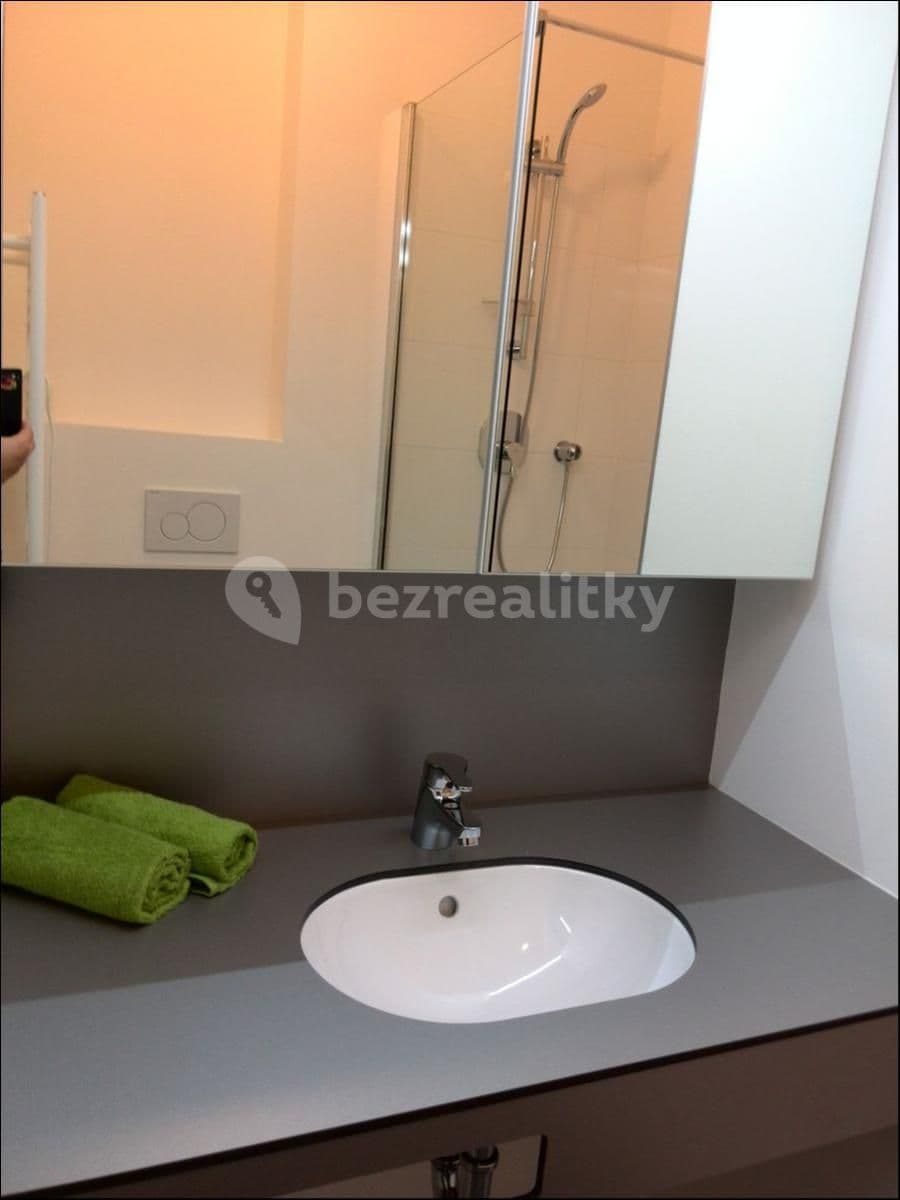 Pronájem bytu 2+kk 40 m², J. A. Bati, Zlín, Zlínský kraj Pronájem bytu 2+kk 40 m², J. A. Bati, Zlín, Zlínský kraj