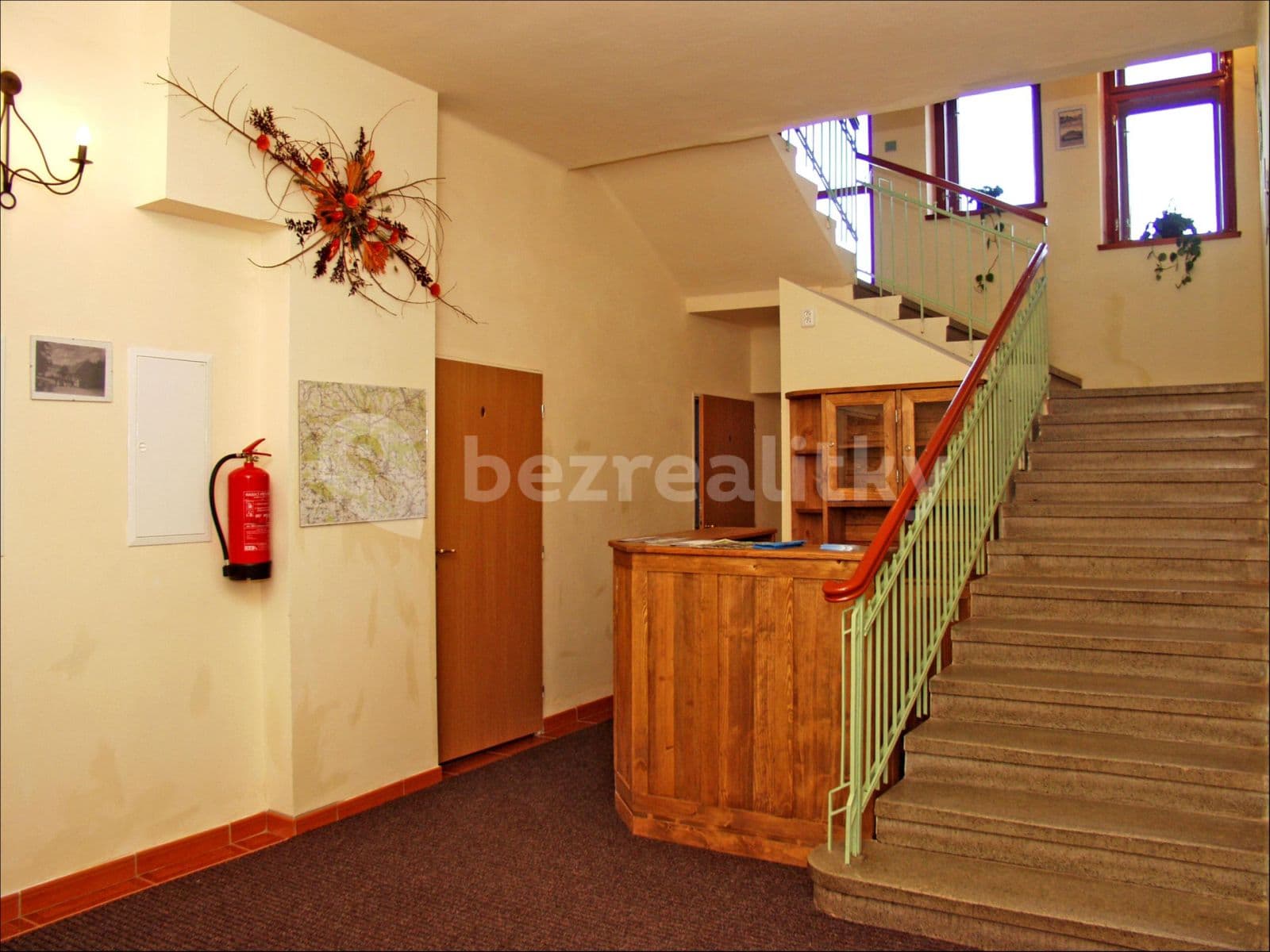 Prodej nebytového prostoru 1.200 m², Pecka, Královéhradecký kraj