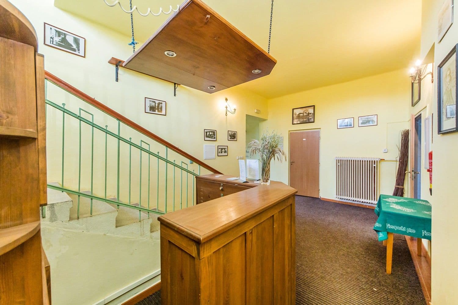 Prodej nebytového prostoru 1.200 m², Pecka, Královéhradecký kraj Prodej nebytového prostoru 1.200 m², Pecka, Královéhradecký kraj