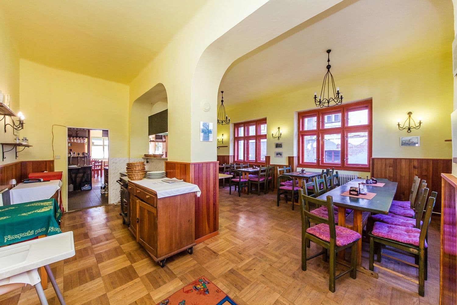 Prodej nebytového prostoru 1.200 m², Pecka, Královéhradecký kraj Prodej nebytového prostoru 1.200 m², Pecka, Královéhradecký kraj