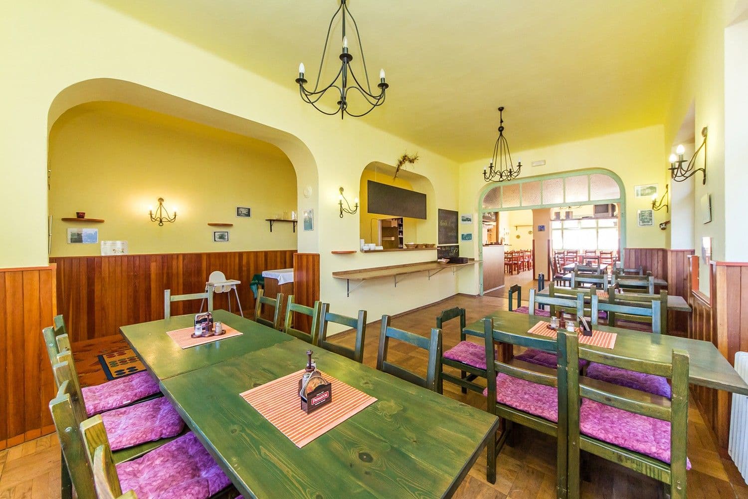 Prodej nebytového prostoru 1.200 m², Pecka, Královéhradecký kraj Prodej nebytového prostoru 1.200 m², Pecka, Královéhradecký kraj